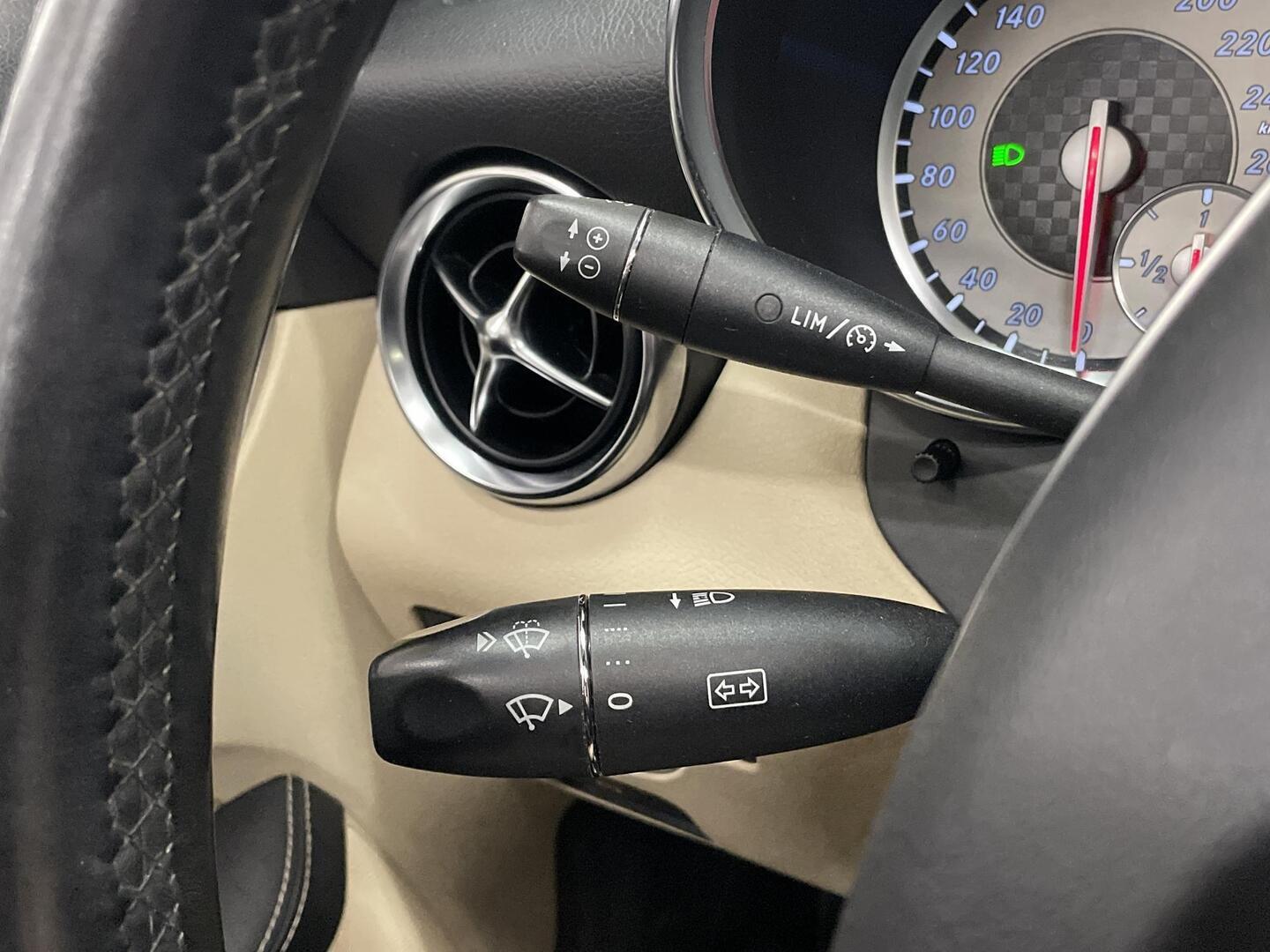 MERCEDES-BENZ SLK 2011