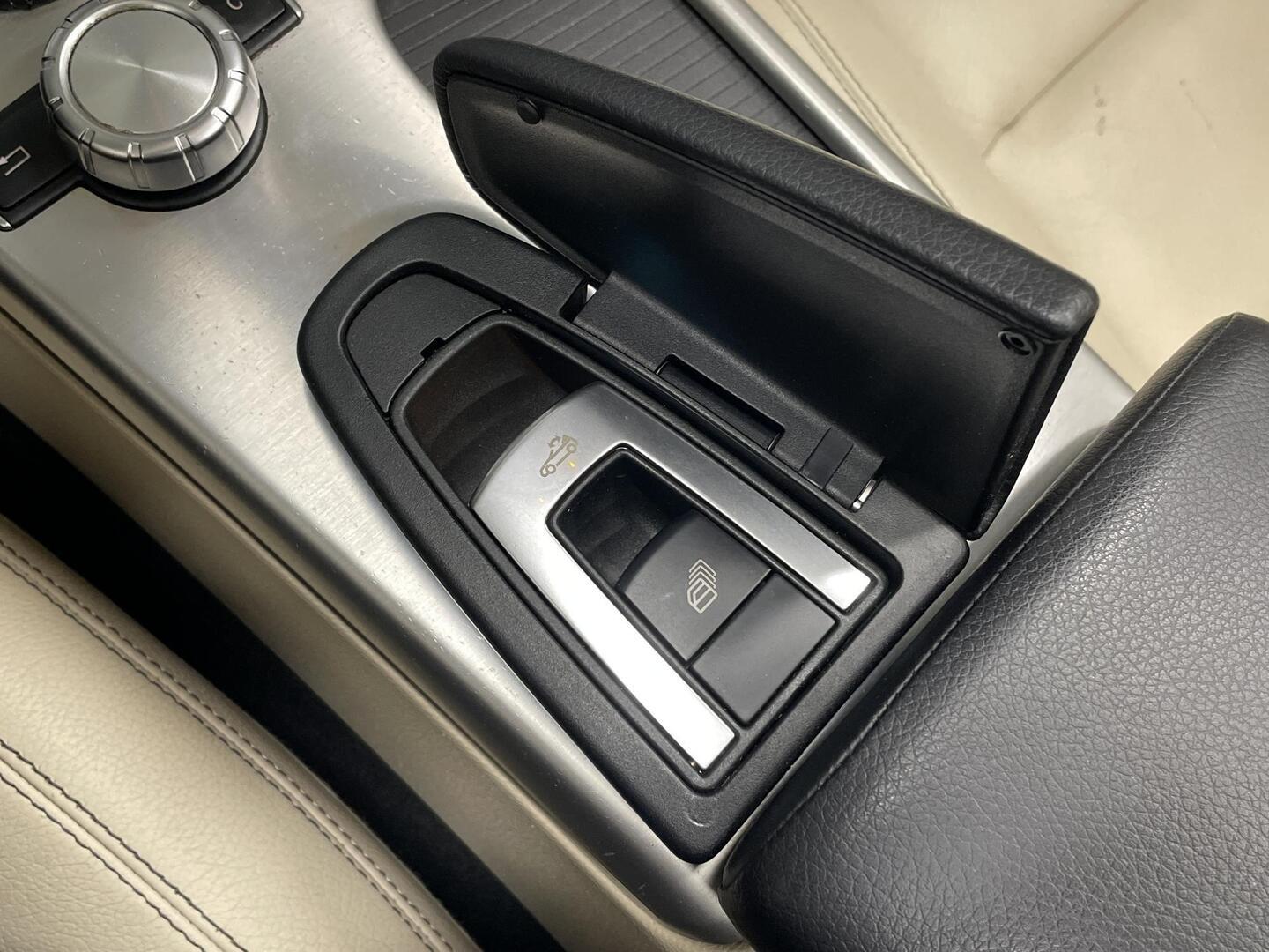 MERCEDES-BENZ SLK 2011