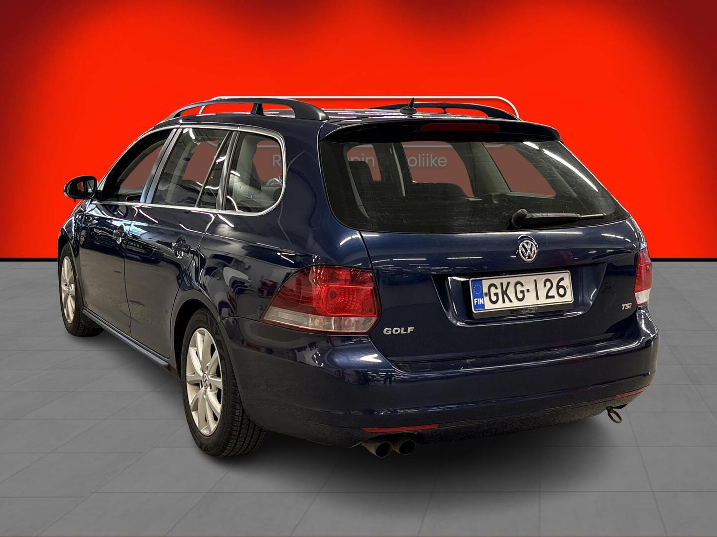 VOLKSWAGEN Golf 2012