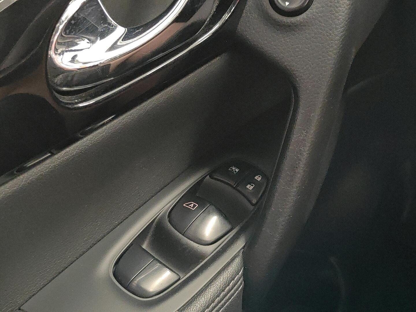 NISSAN Qashqai 2016