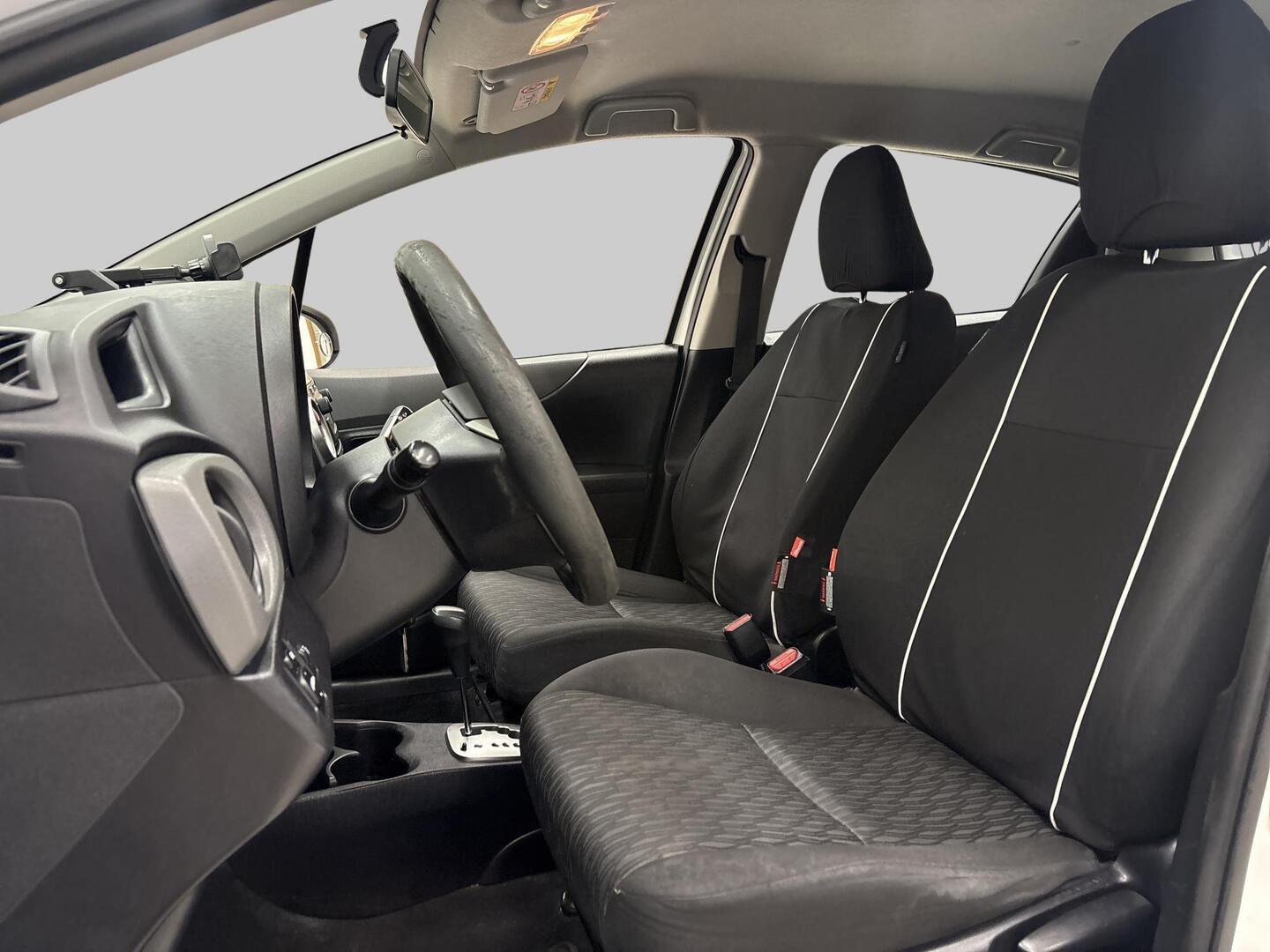 TOYOTA Yaris 2014