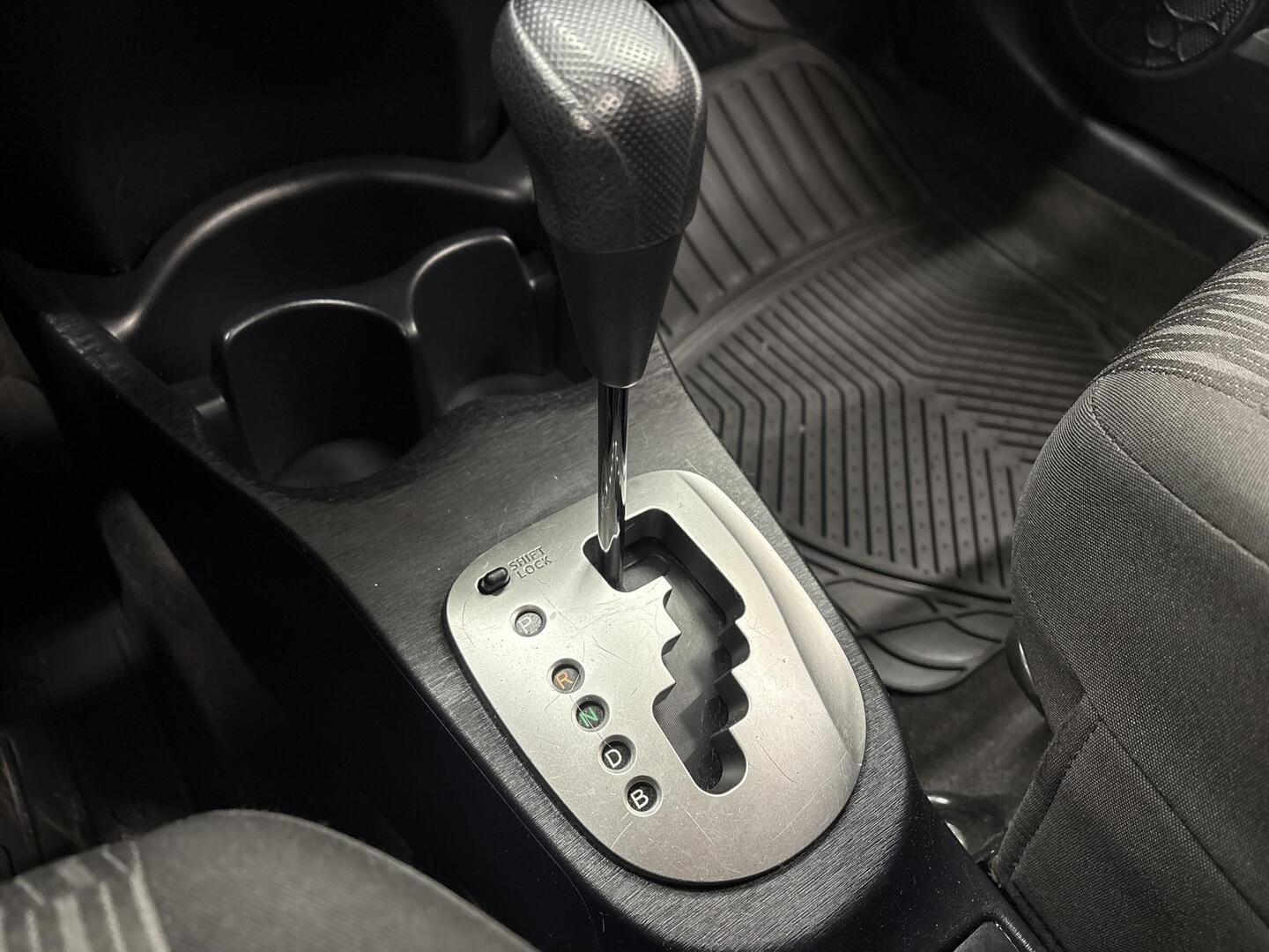 TOYOTA Yaris 2014