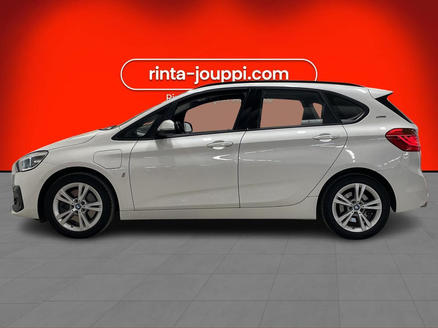 BMW 225 2019