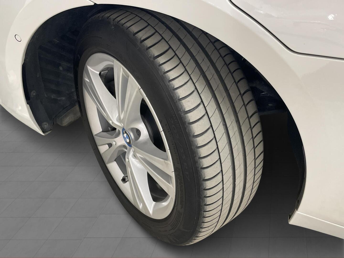 BMW 225 2019