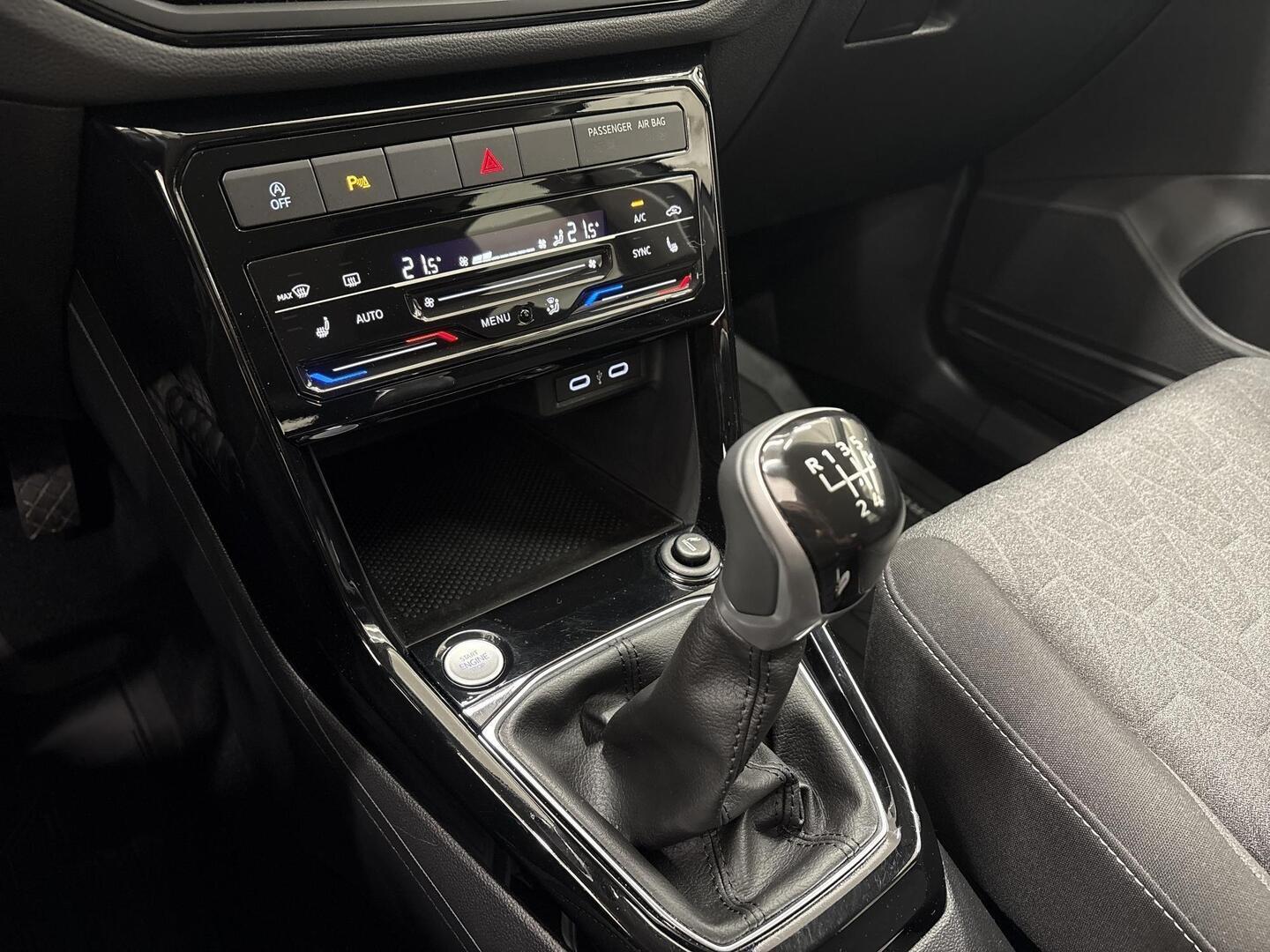 VOLKSWAGEN T-Cross 2024