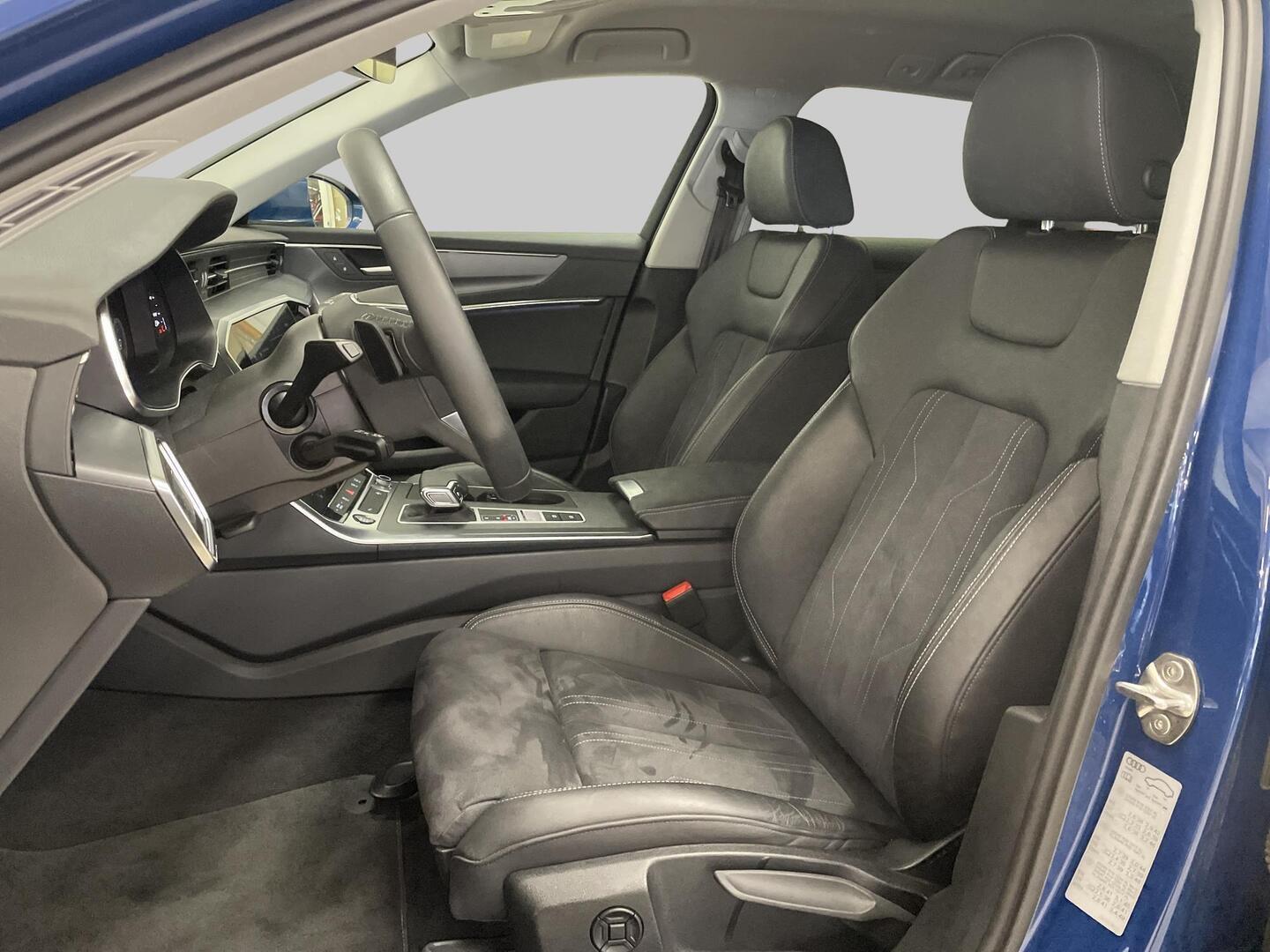 AUDI A6 2025