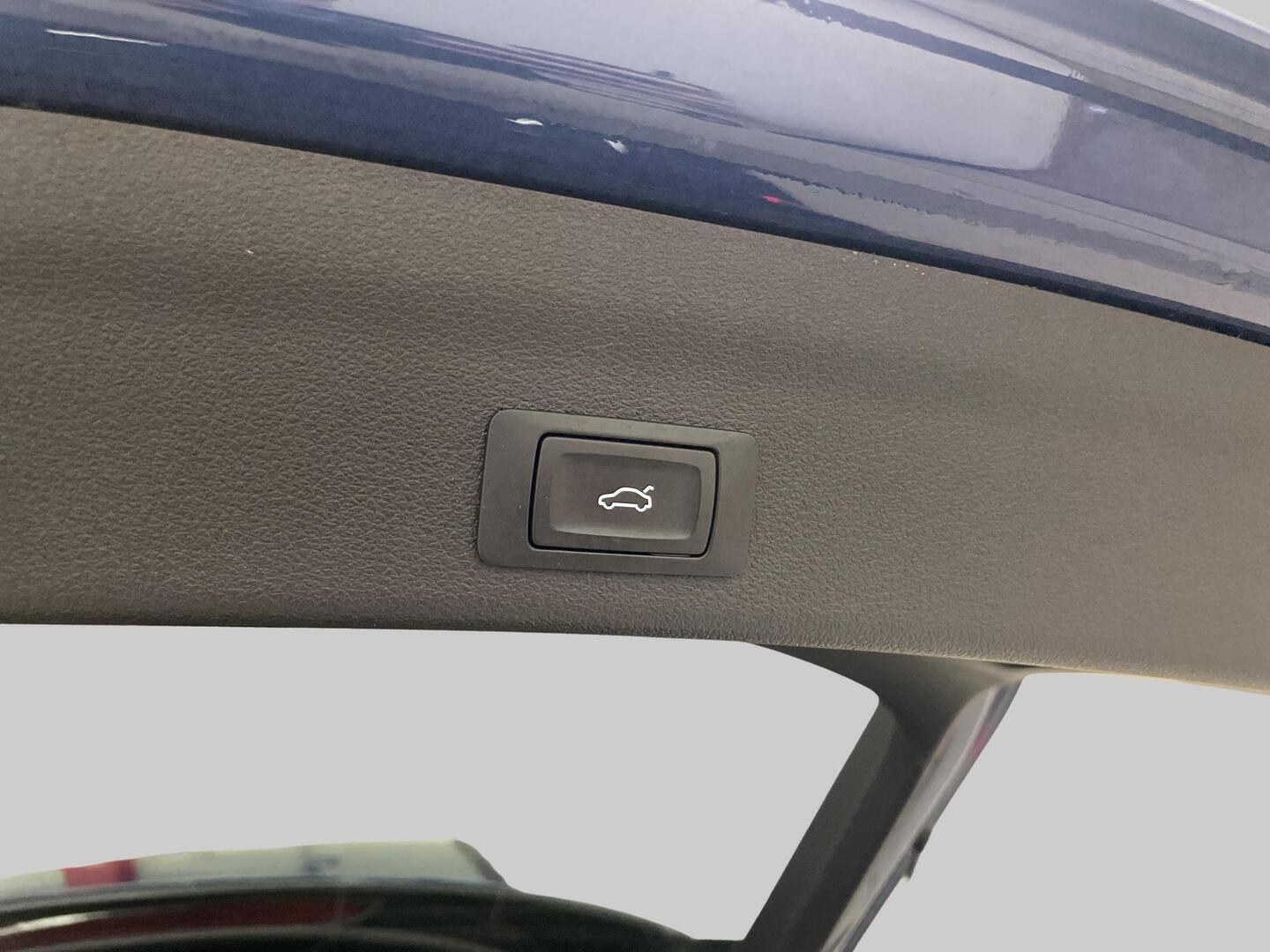 AUDI A6 2025