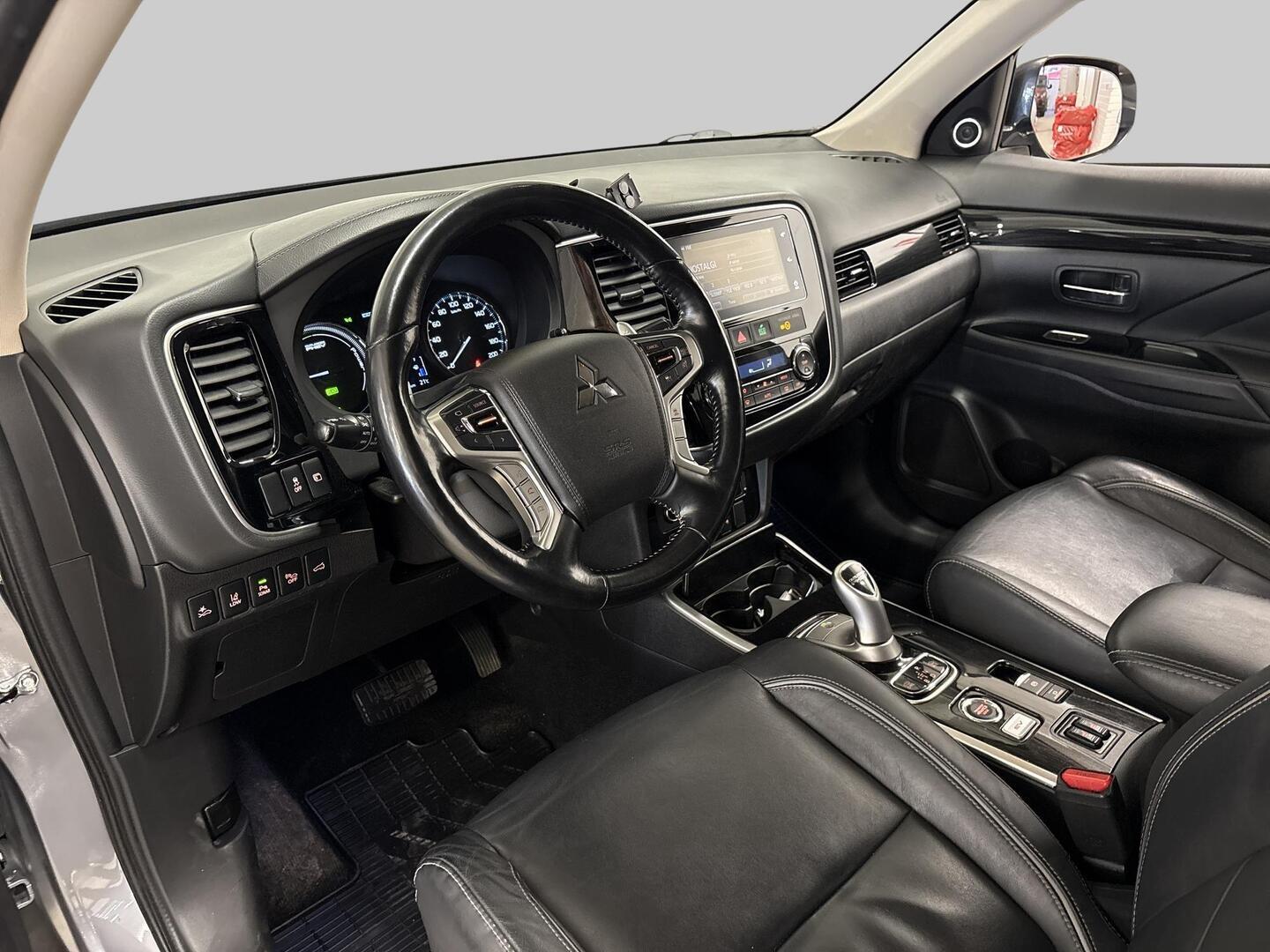 MITSUBISHI OUTLANDER 2018