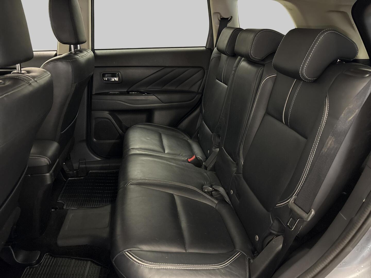 MITSUBISHI OUTLANDER 2018