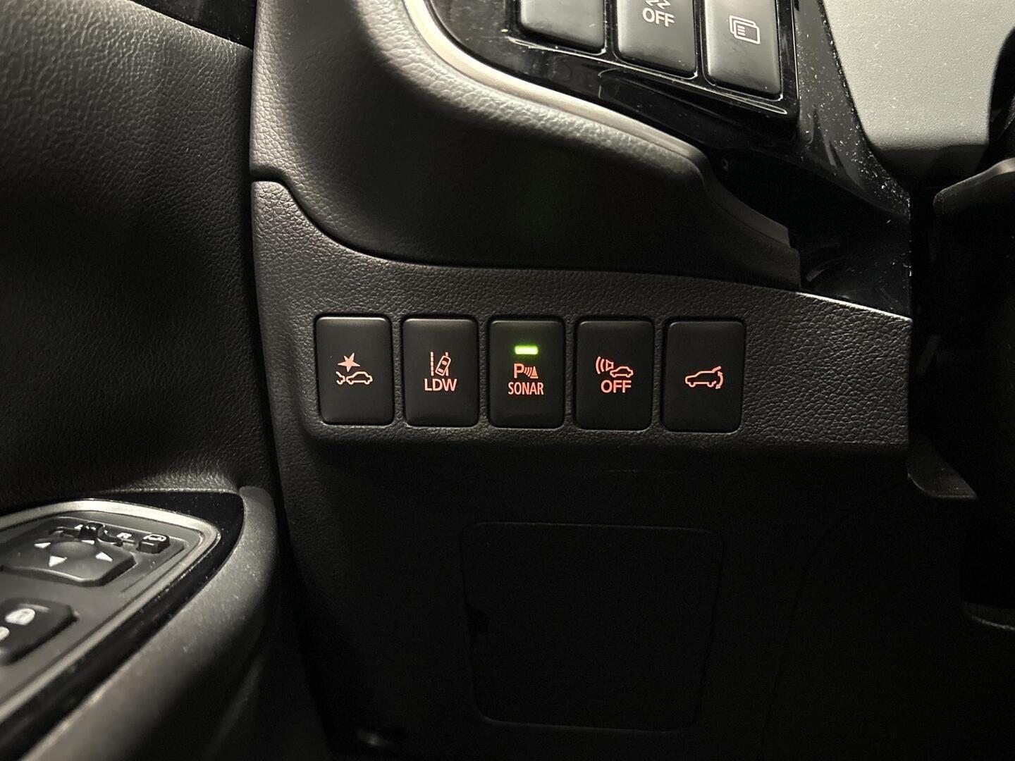 MITSUBISHI OUTLANDER 2018