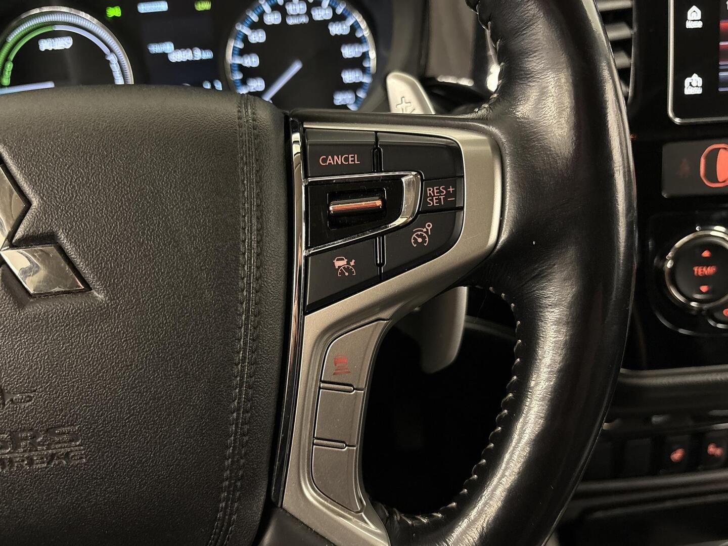 MITSUBISHI OUTLANDER 2018