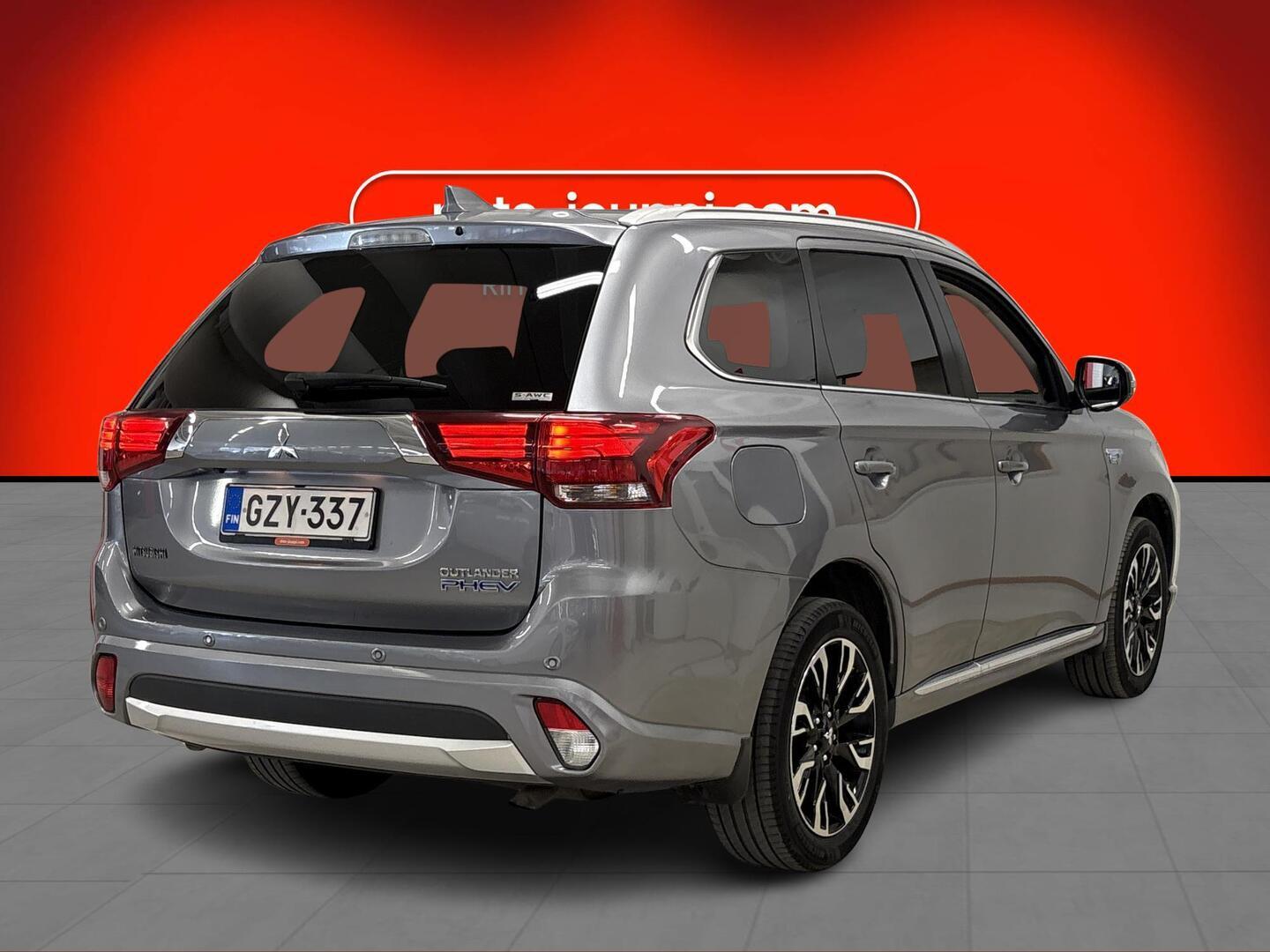 MITSUBISHI OUTLANDER 2018