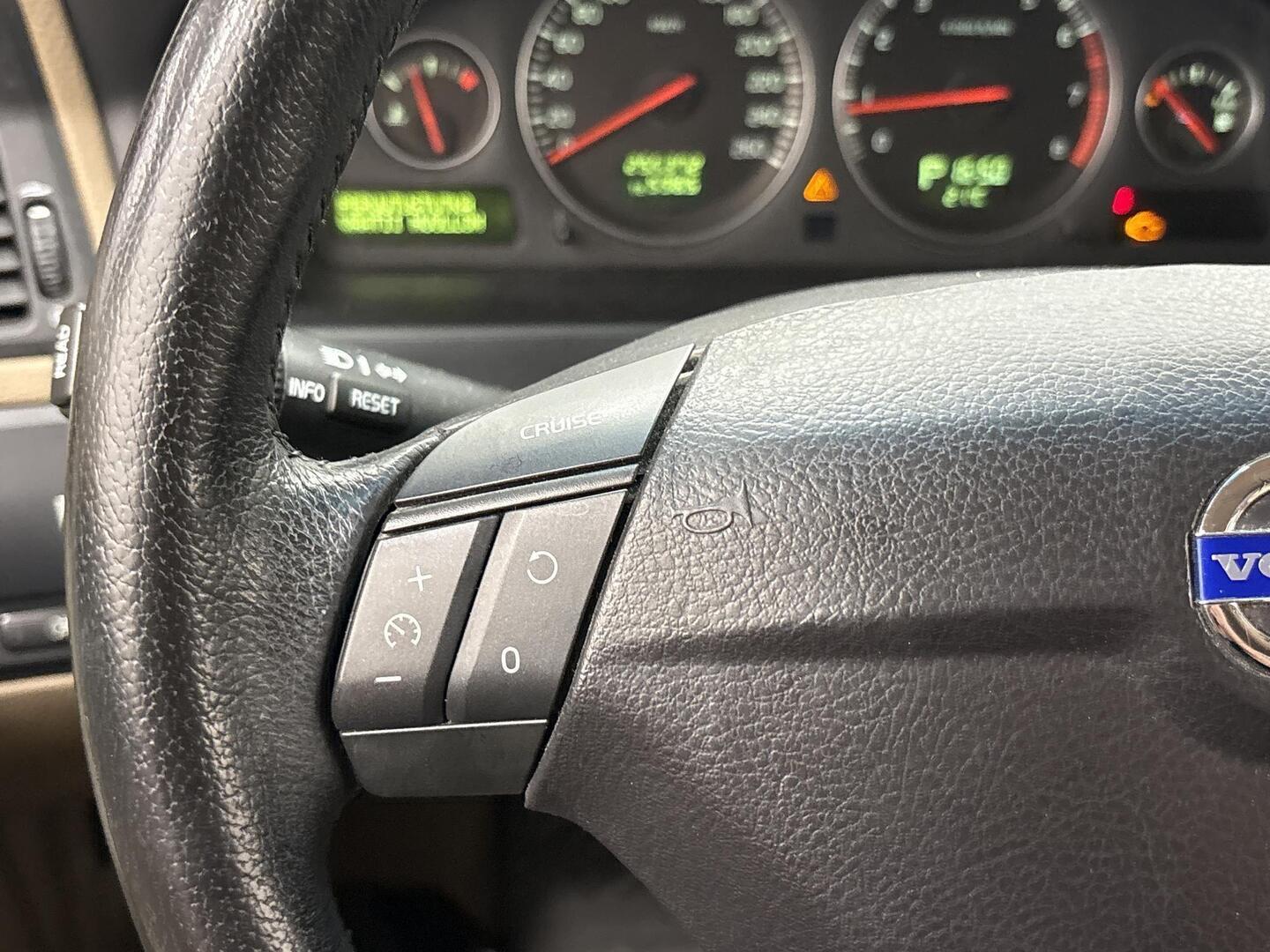 VOLVO S60 2005