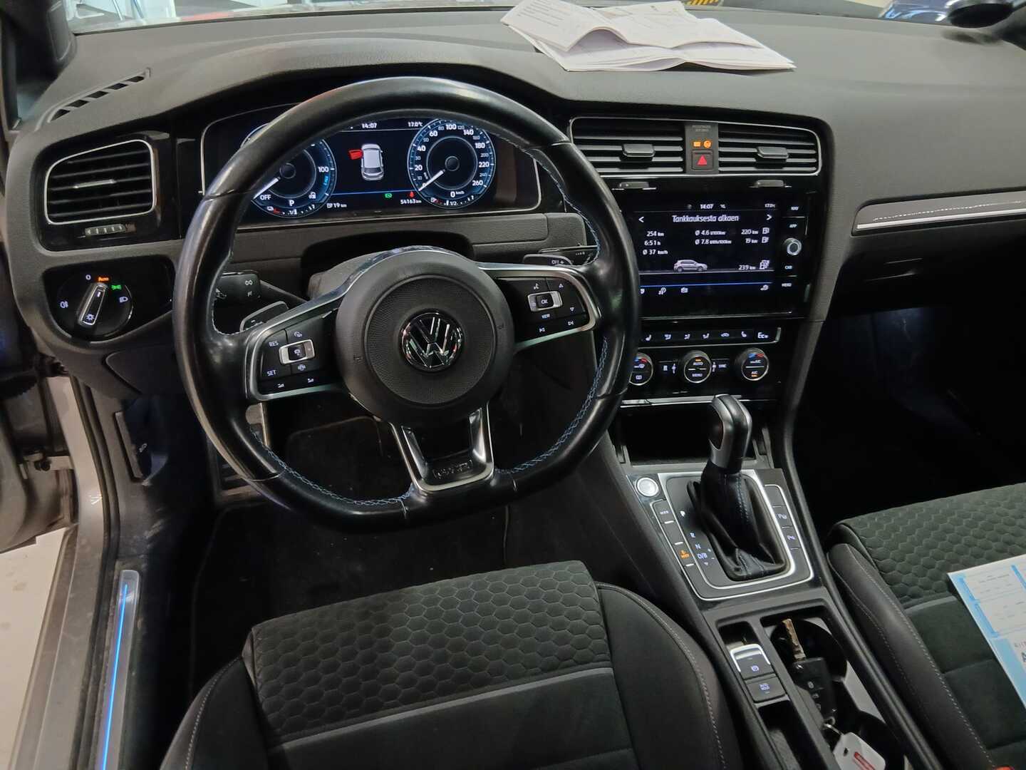 VOLKSWAGEN Golf 2020