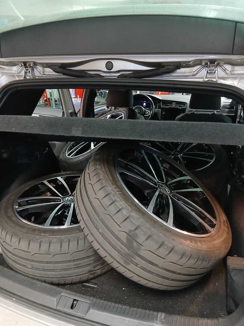 VOLKSWAGEN Golf 2020