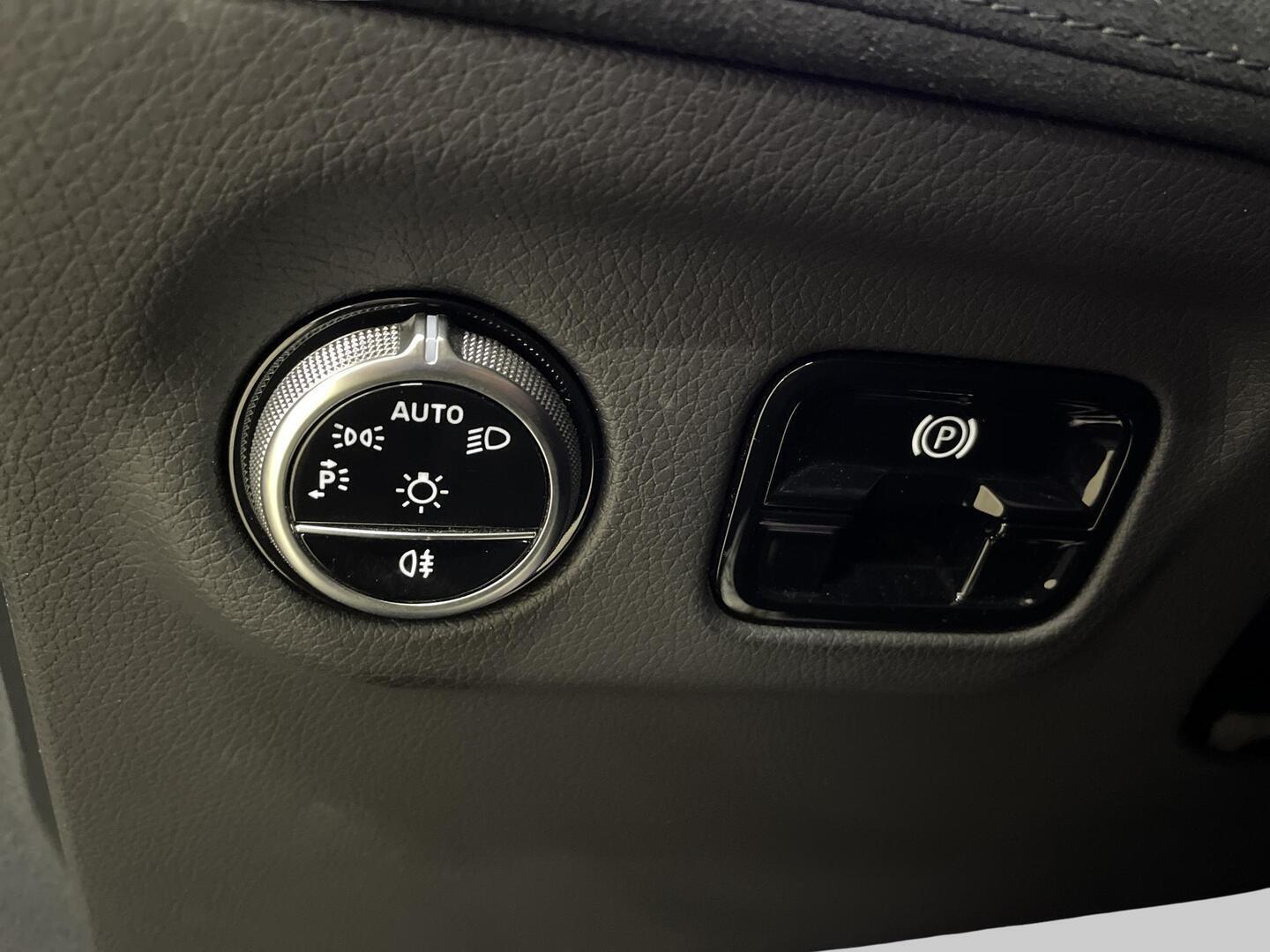 MERCEDES-BENZ EQE 2023