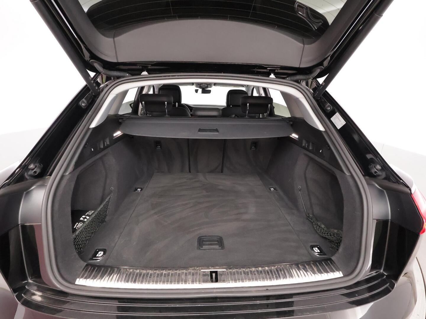 AUDI E-TRON 2022