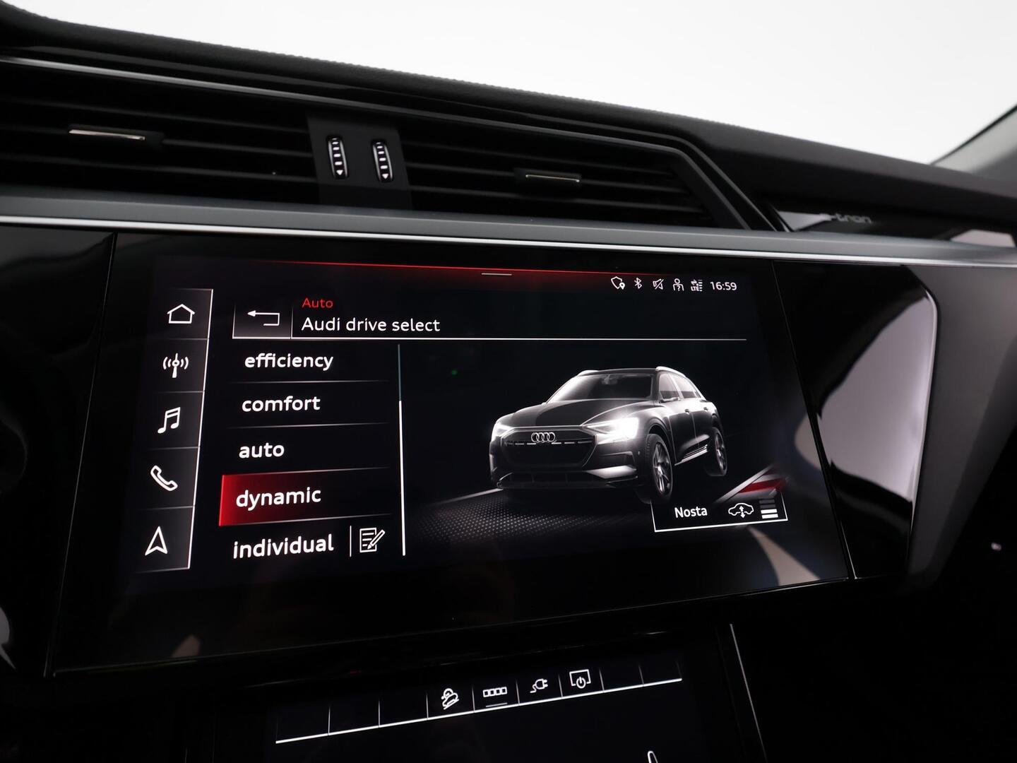 AUDI E-TRON 2022