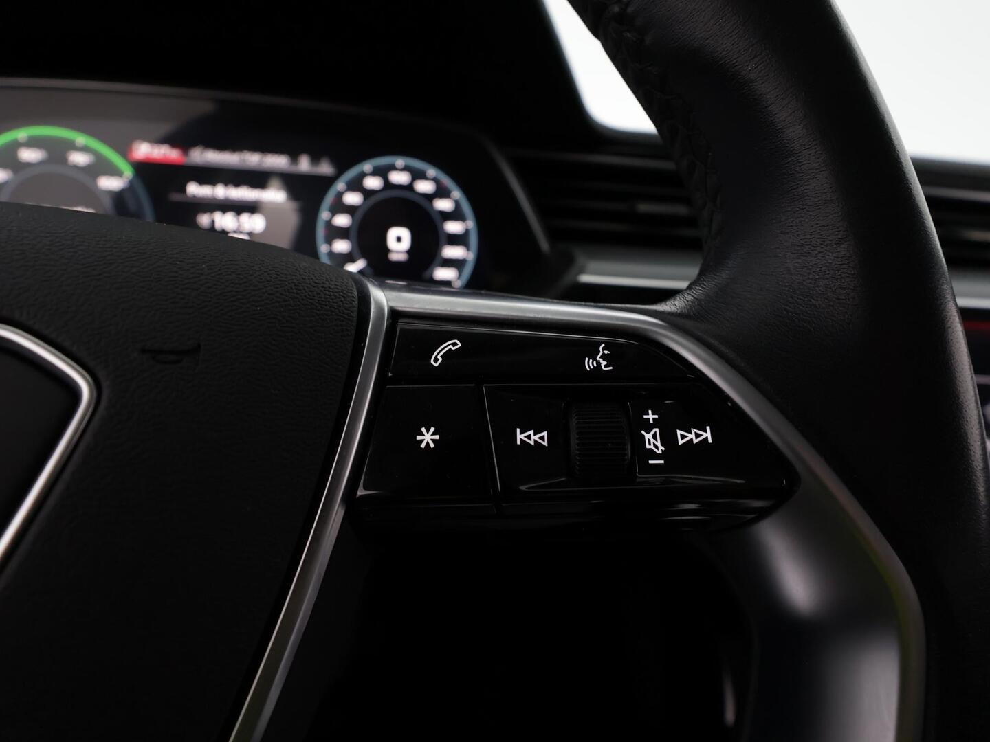 AUDI E-TRON 2022
