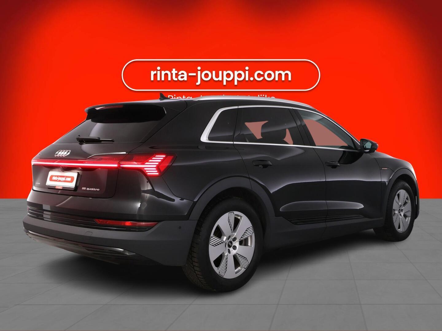 AUDI E-TRON 2022