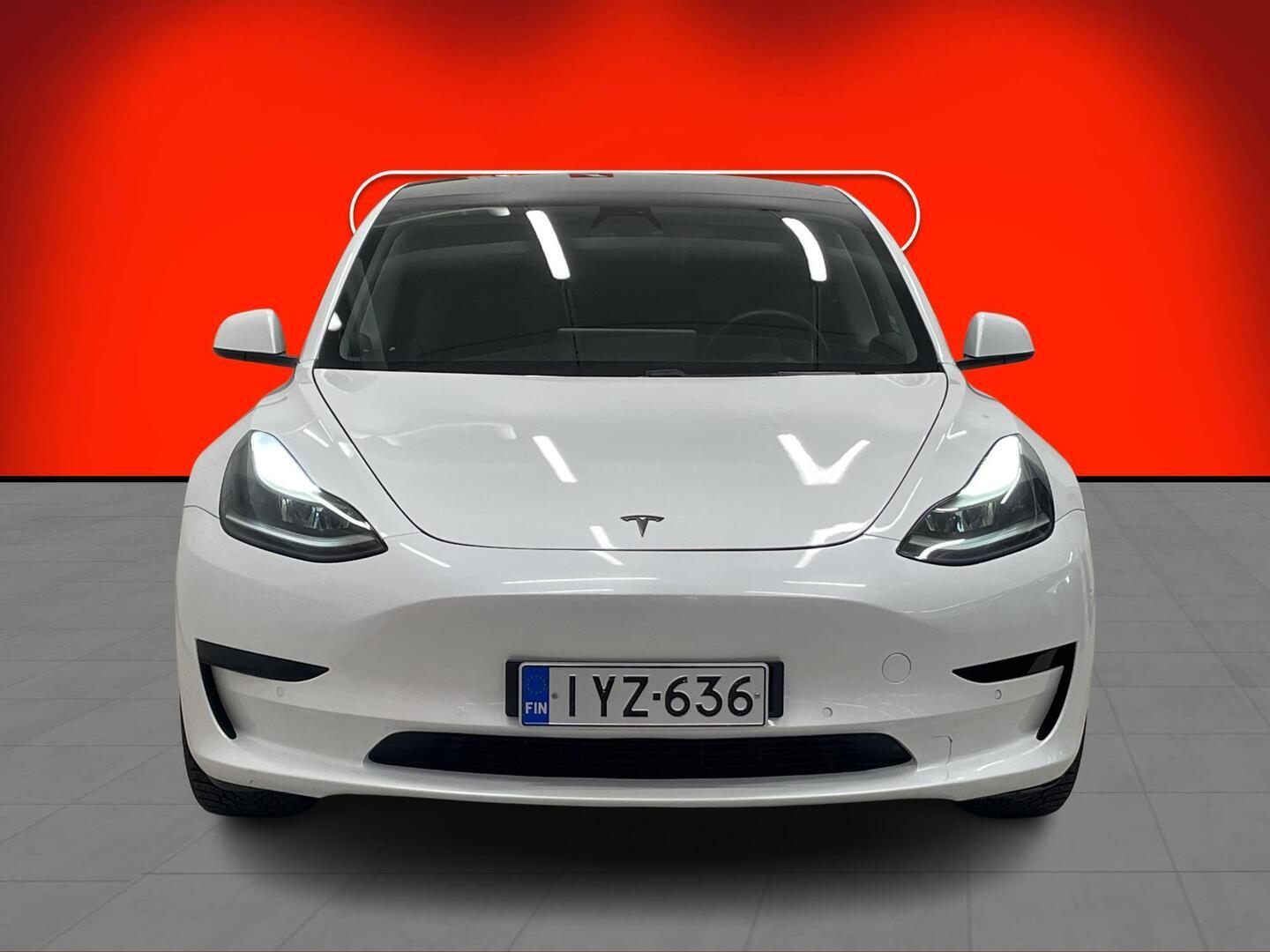 TESLA Model 3 2021