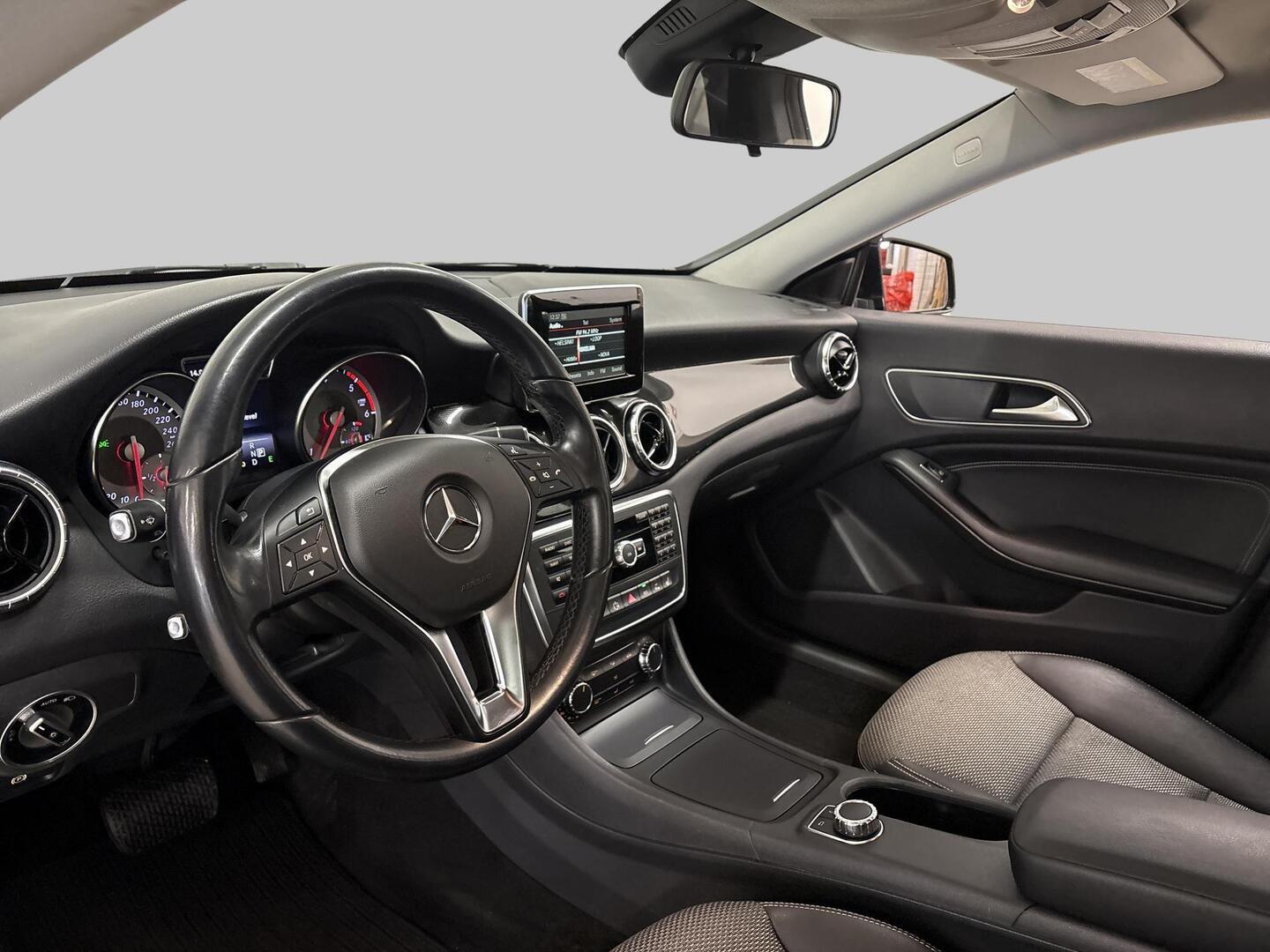 MERCEDES-BENZ CLA 2014
