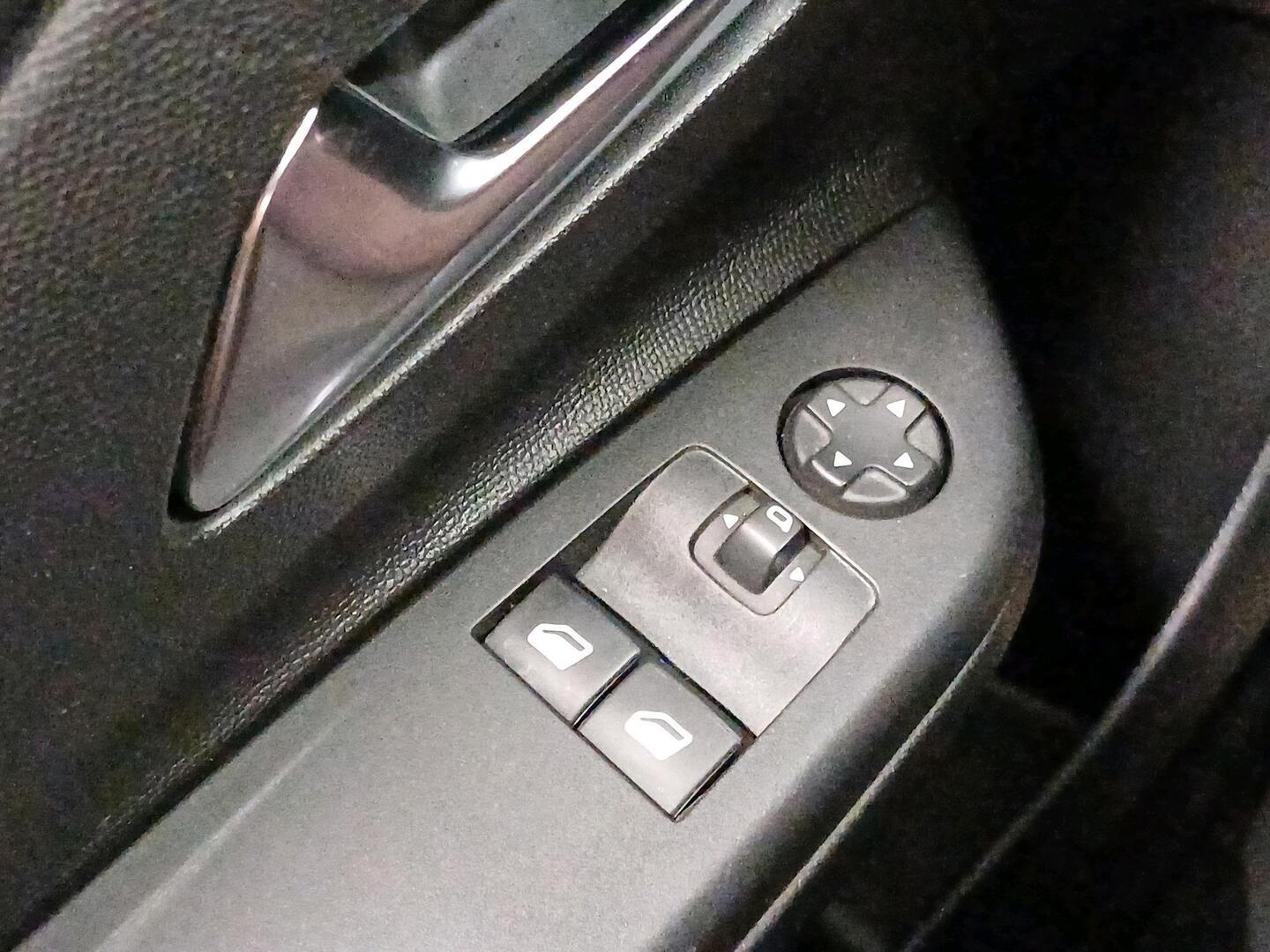 OPEL Corsa-e 2020