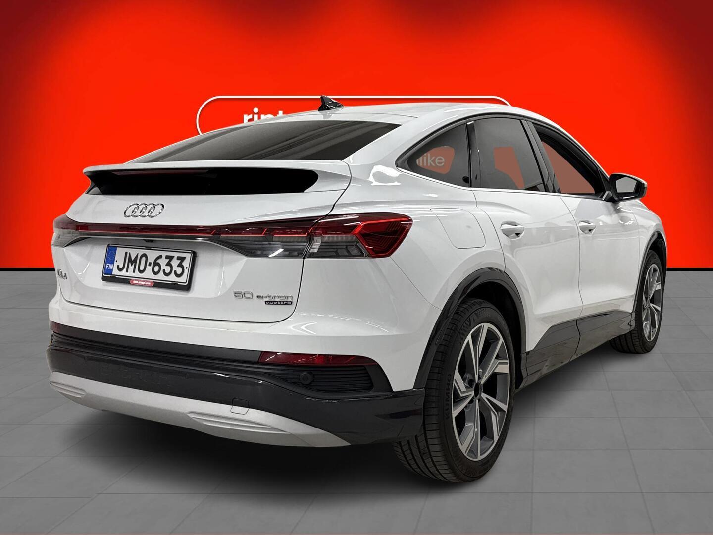 AUDI Q4 e-tron 2021