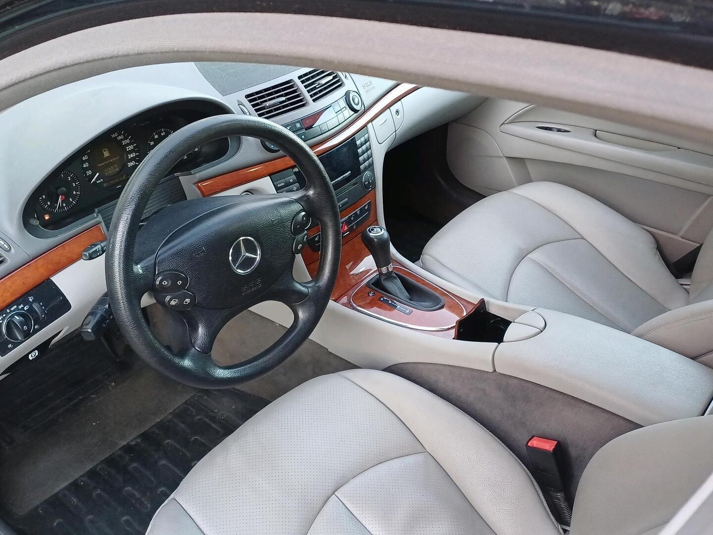 MERCEDES-BENZ E 2007