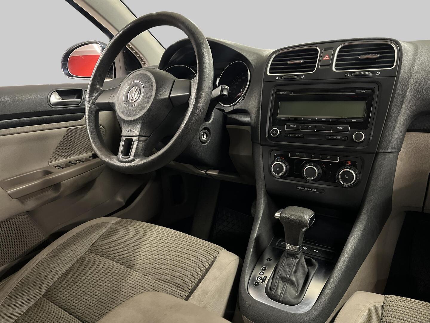 VOLKSWAGEN Golf 2010