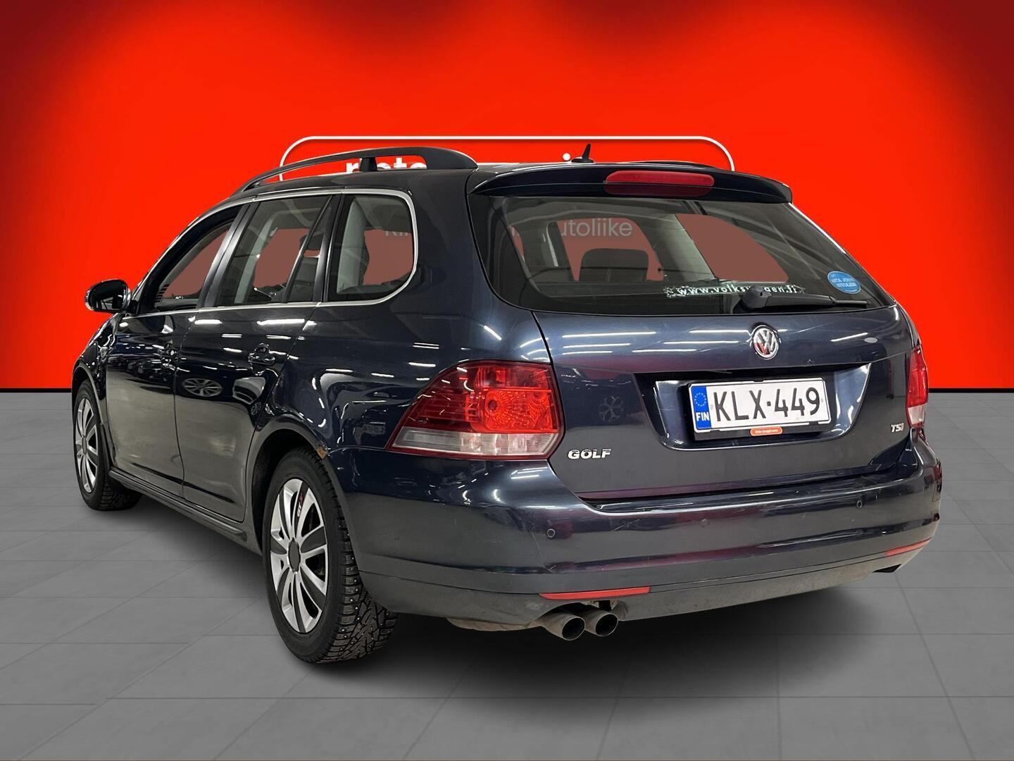 VOLKSWAGEN Golf 2010