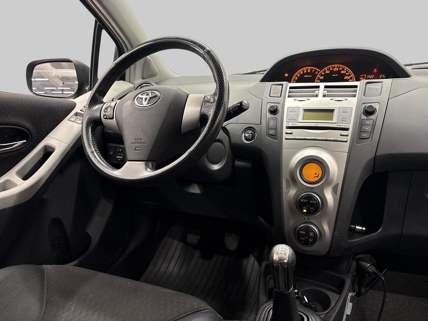 TOYOTA Yaris 2007