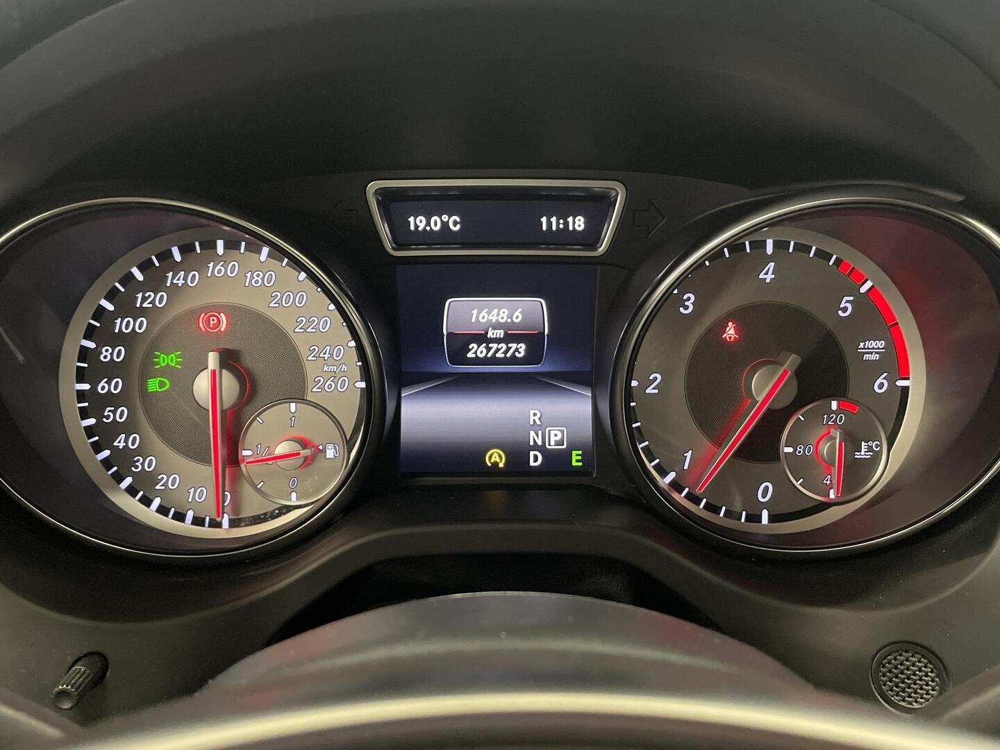 MERCEDES-BENZ CLA 2015