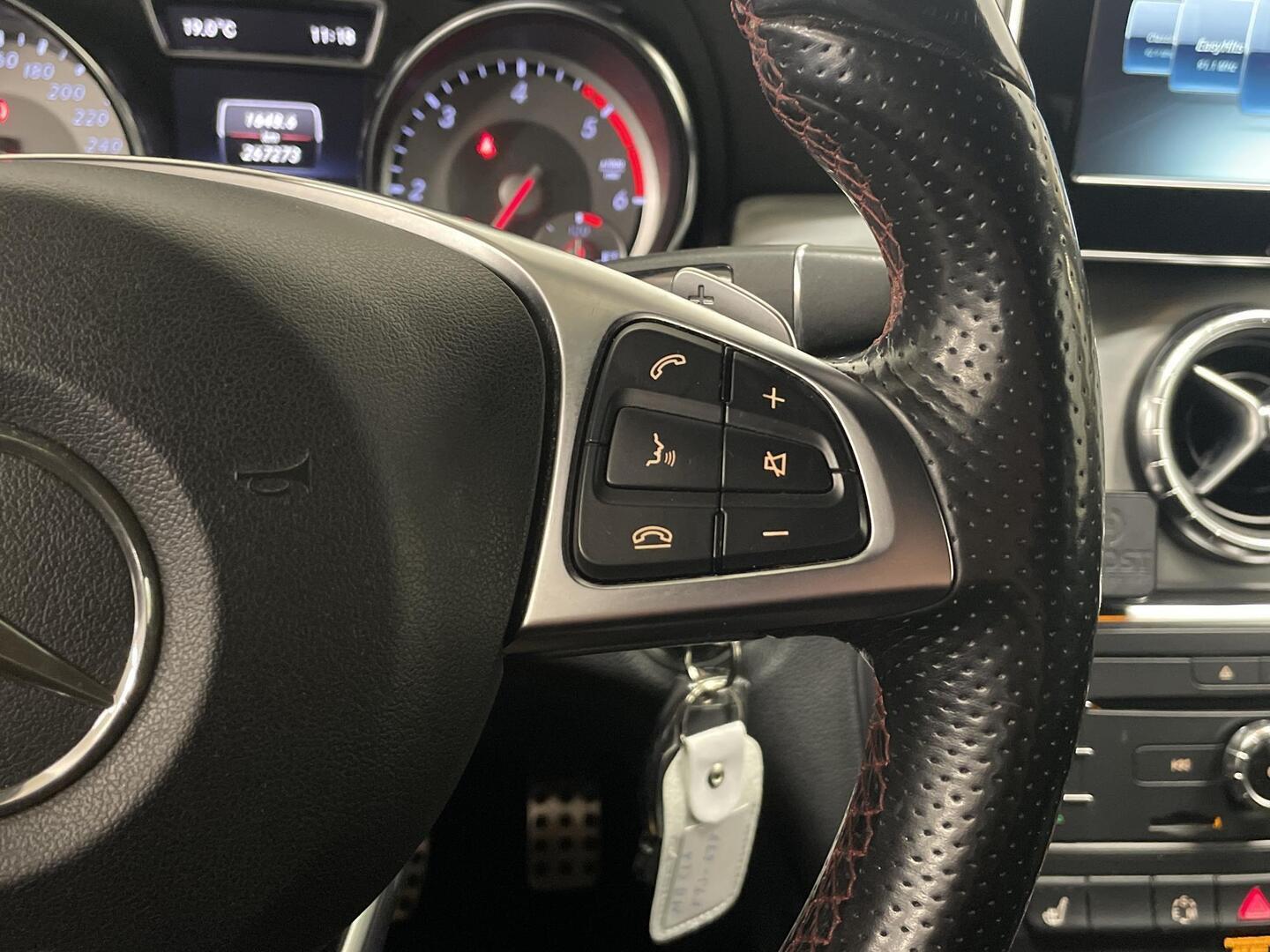 MERCEDES-BENZ CLA 2015