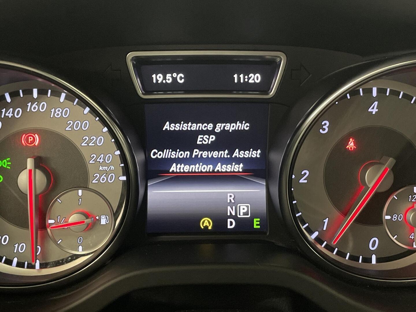 MERCEDES-BENZ CLA 2015