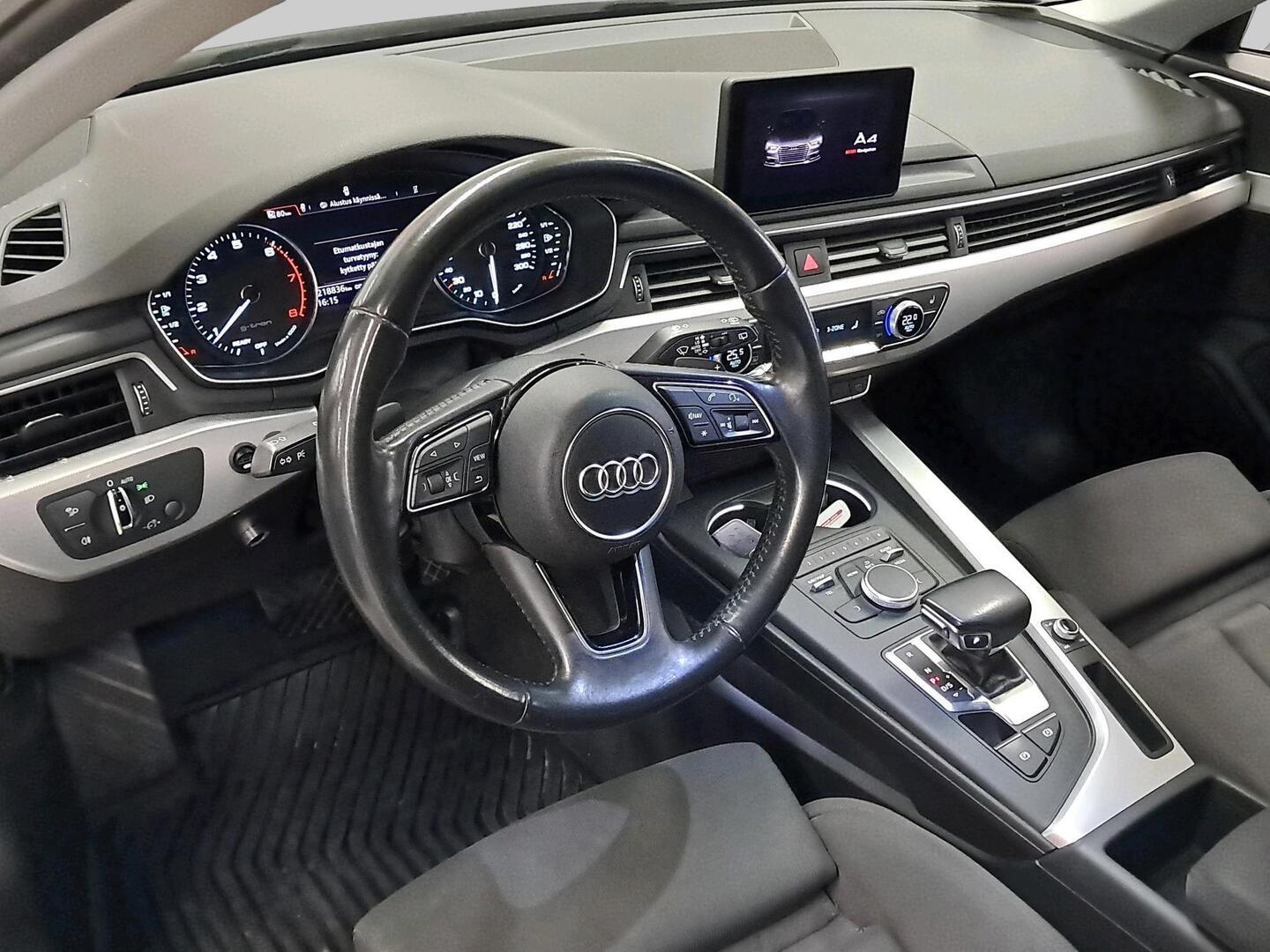 AUDI A4 2017