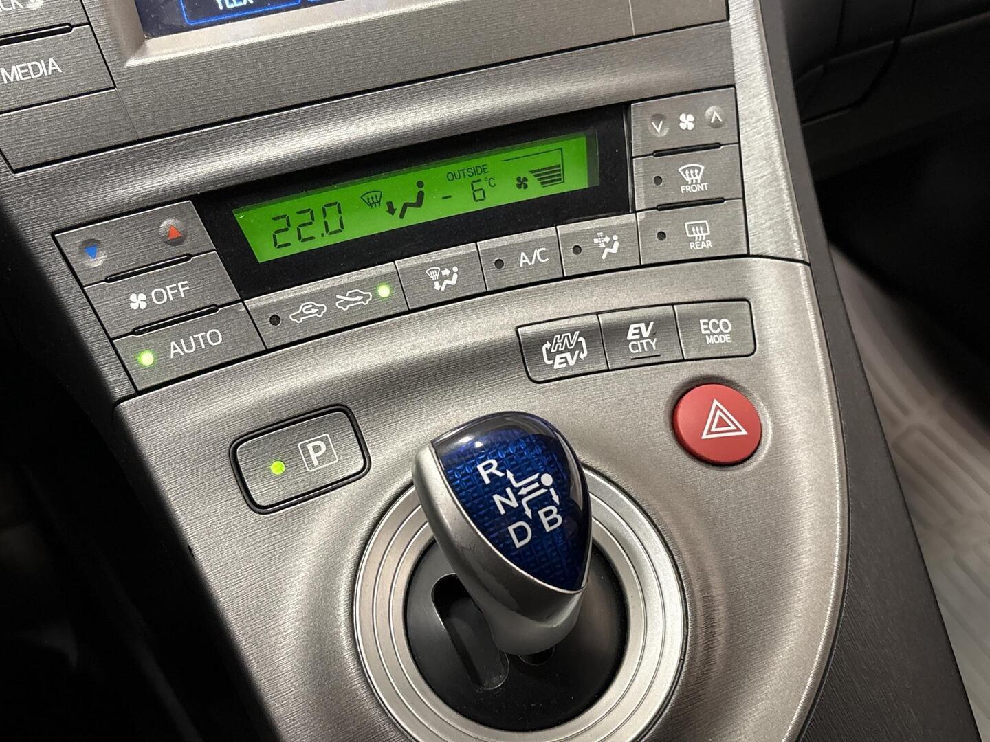 TOYOTA PRIUS PLUG-IN HYBRID 2012