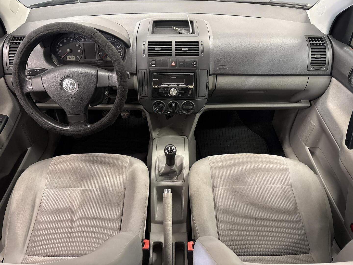 VOLKSWAGEN Polo 2007