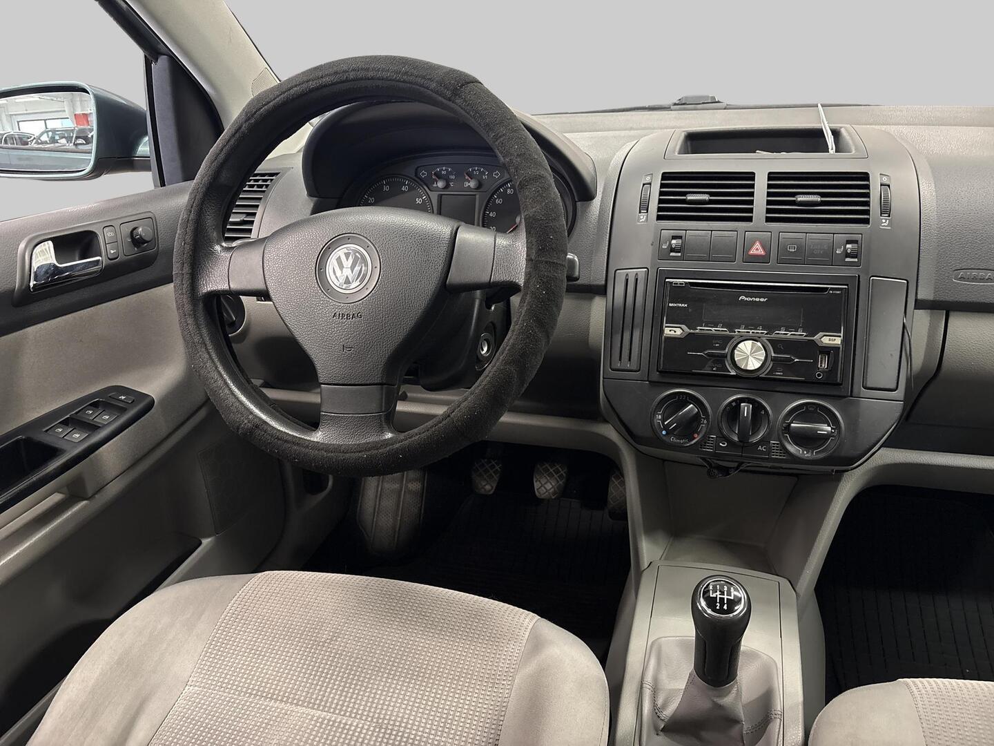 VOLKSWAGEN Polo 2007
