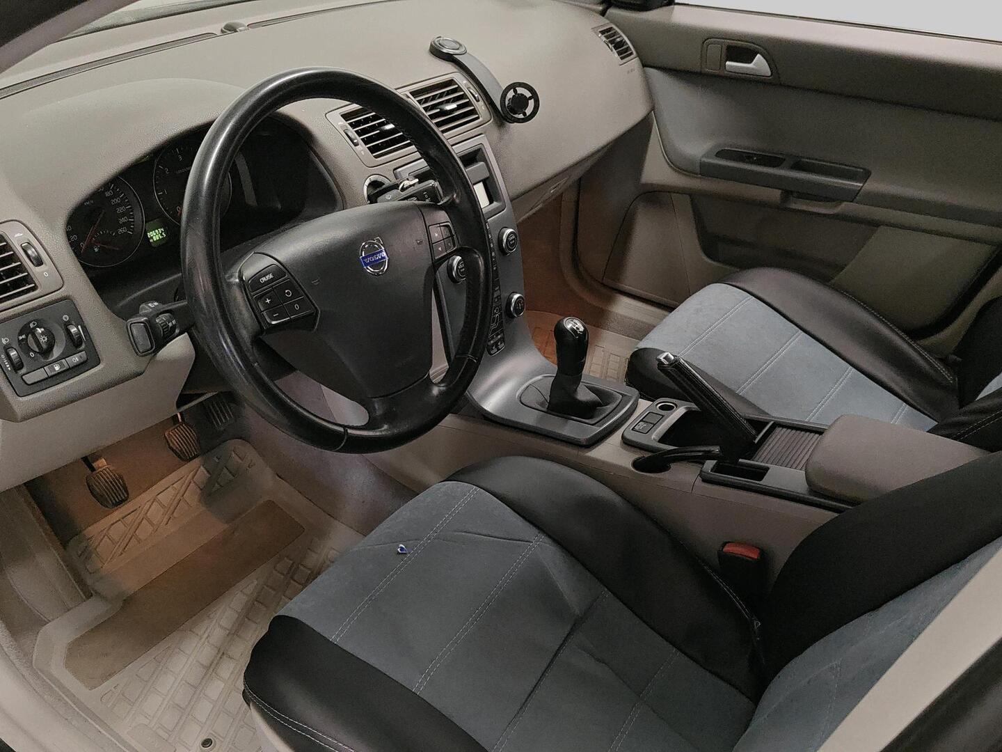 VOLVO S40 2010