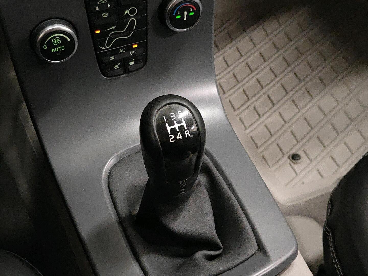 VOLVO S40 2010