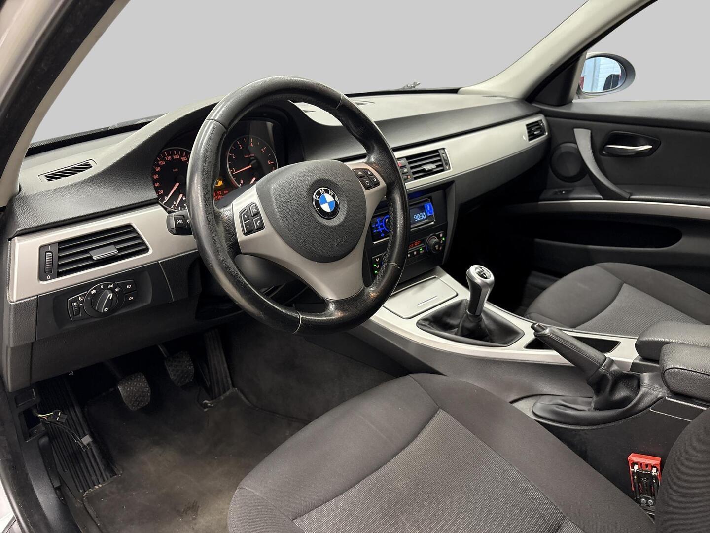 BMW 320 2006