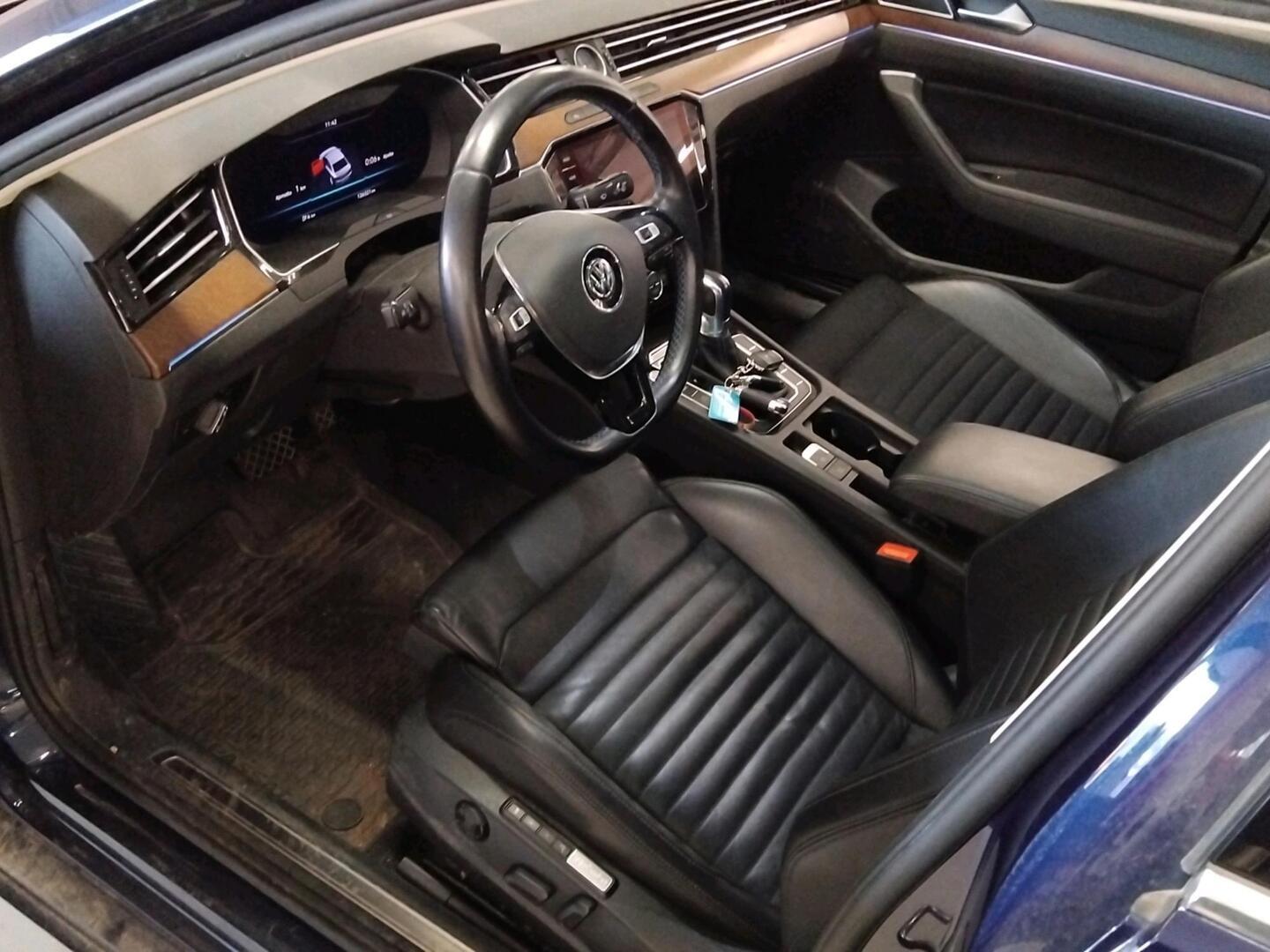 VOLKSWAGEN Passat 2018