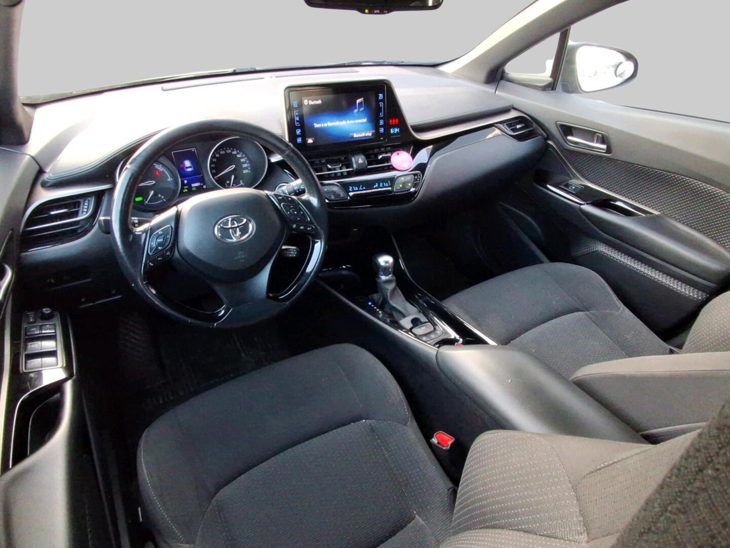 TOYOTA C-HR 2019