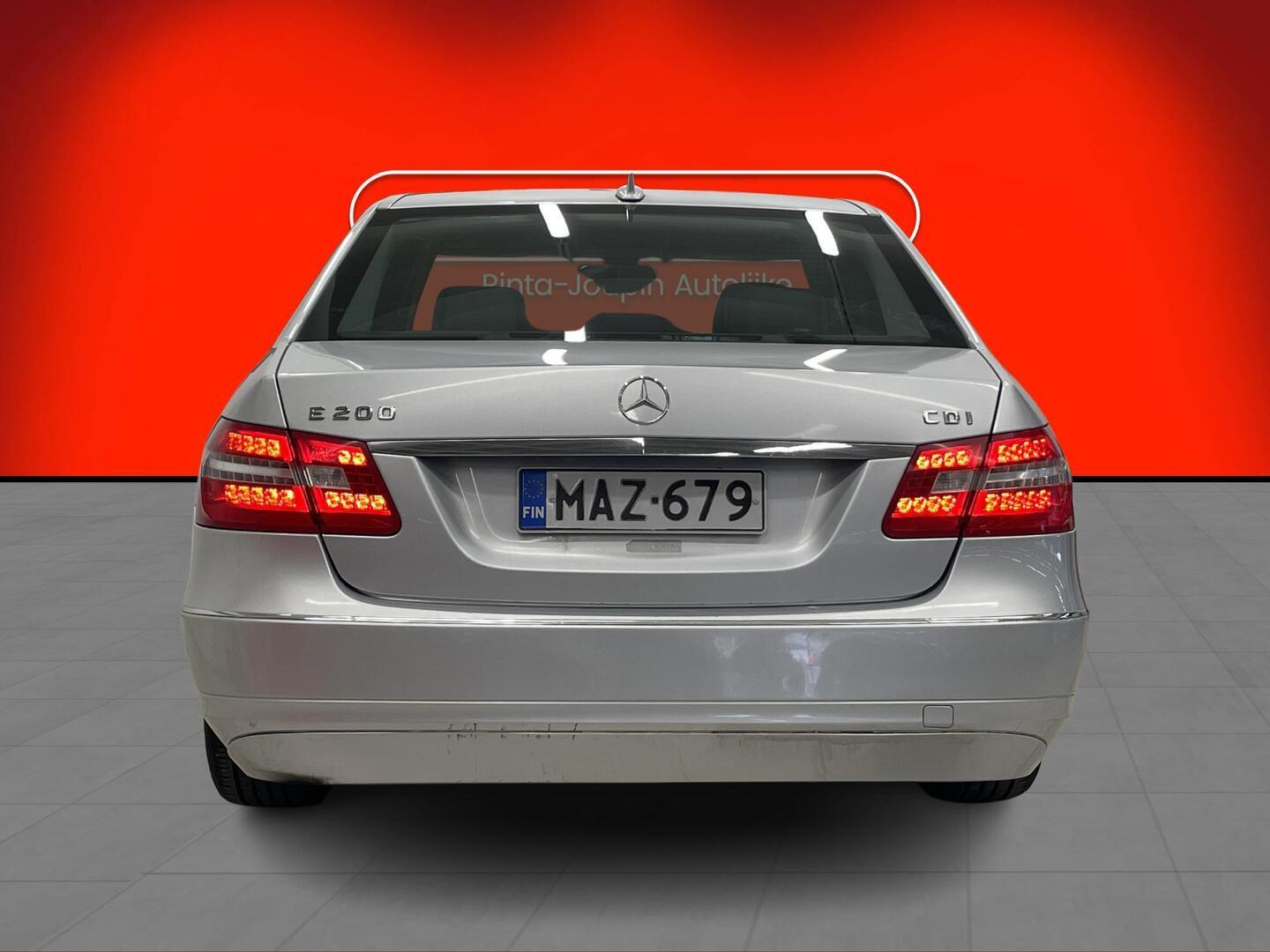 MERCEDES-BENZ E 2010