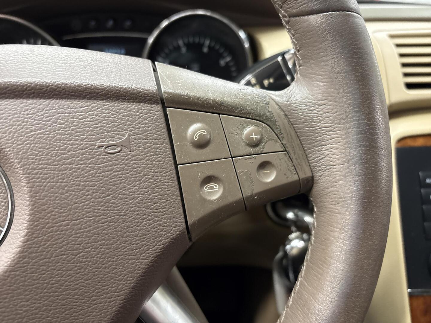 MERCEDES-BENZ R 2007