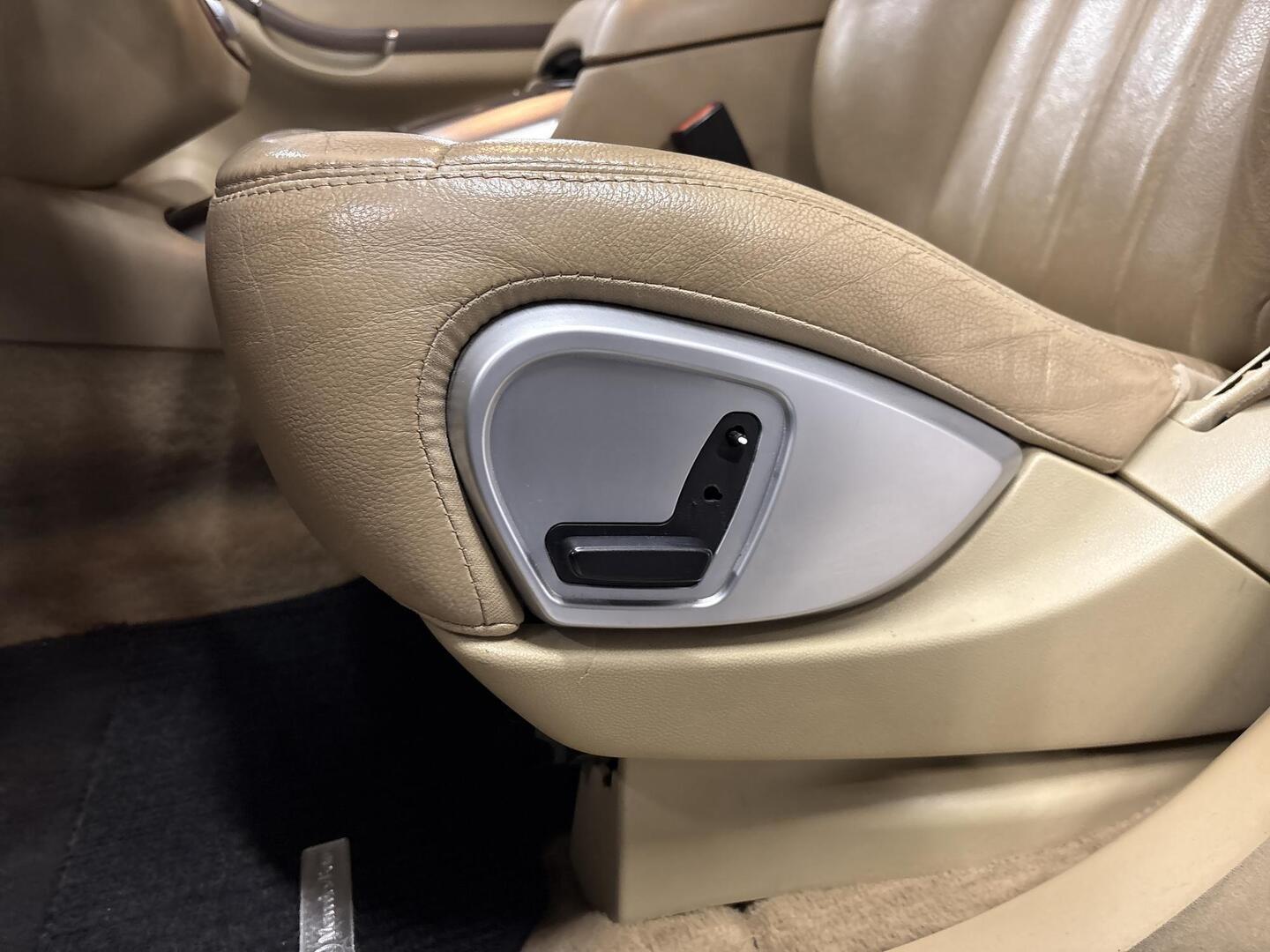 MERCEDES-BENZ R 2007