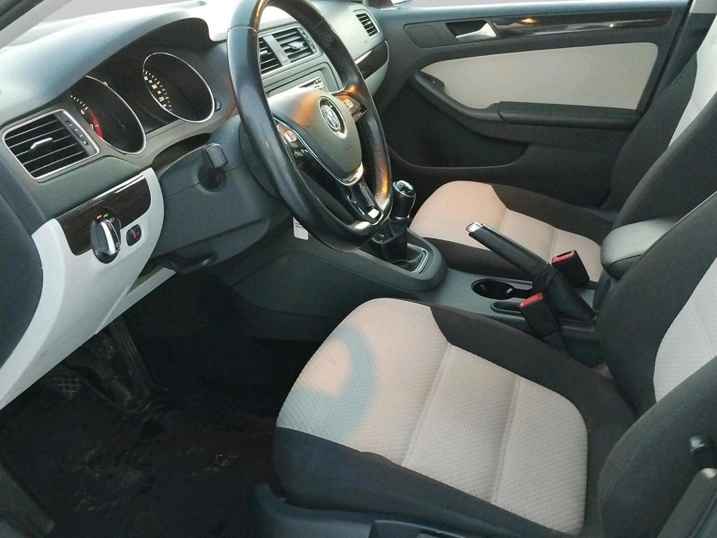 VOLKSWAGEN Jetta 2015