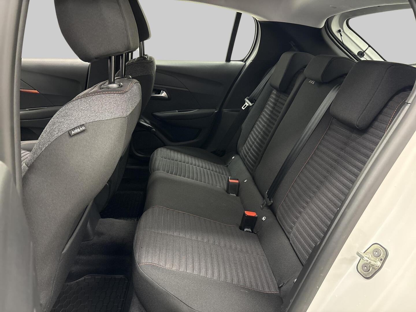 PEUGEOT 208 2020