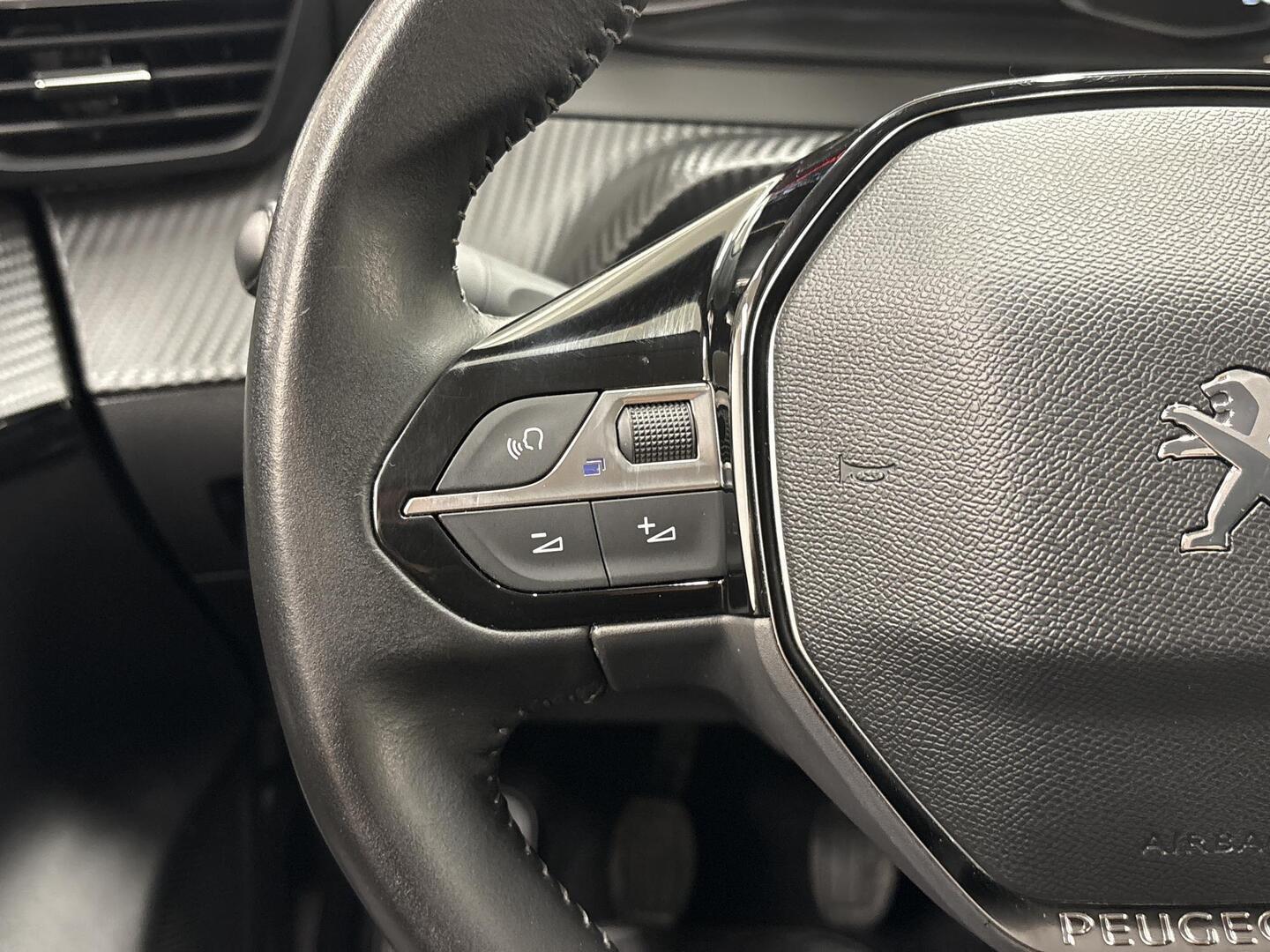 PEUGEOT 208 2020